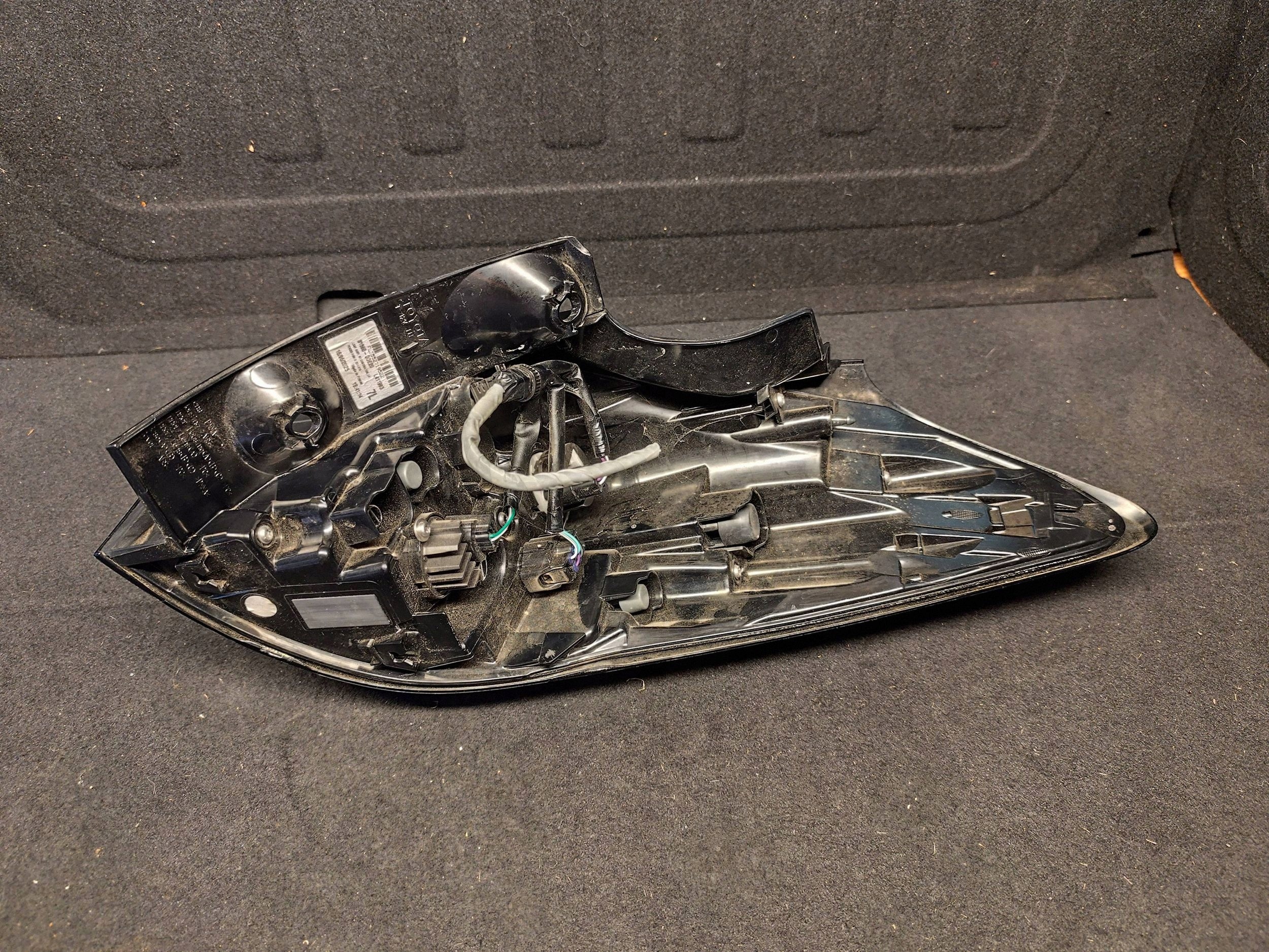 TOYOTA YARIS CROSS light rear left 815600DE20