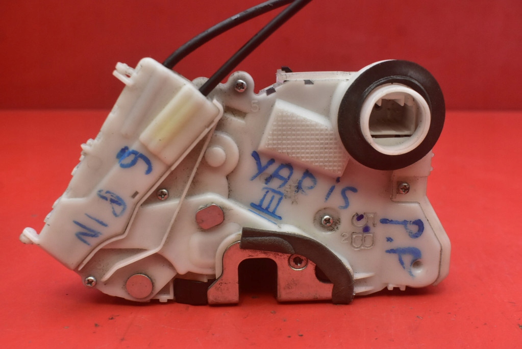 lock door right front front EU TOYOTA YARIS 3 III 5D HB 10-14