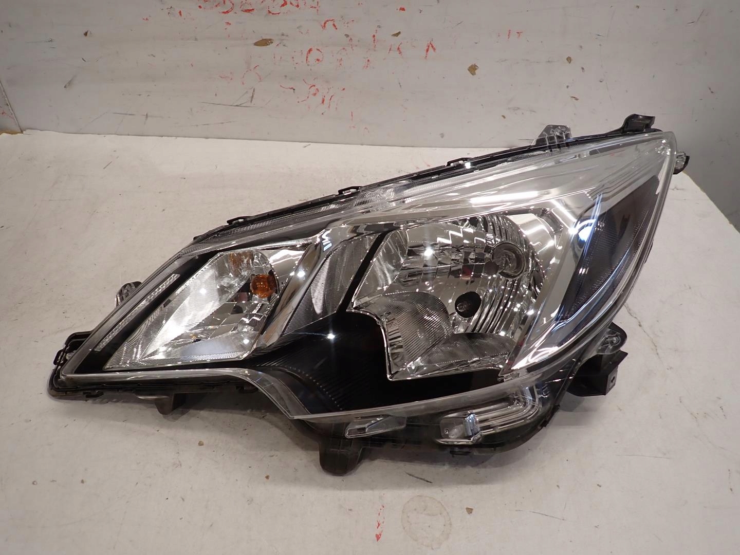 light front front left MITSUBISHI SPACE STAR III 2019