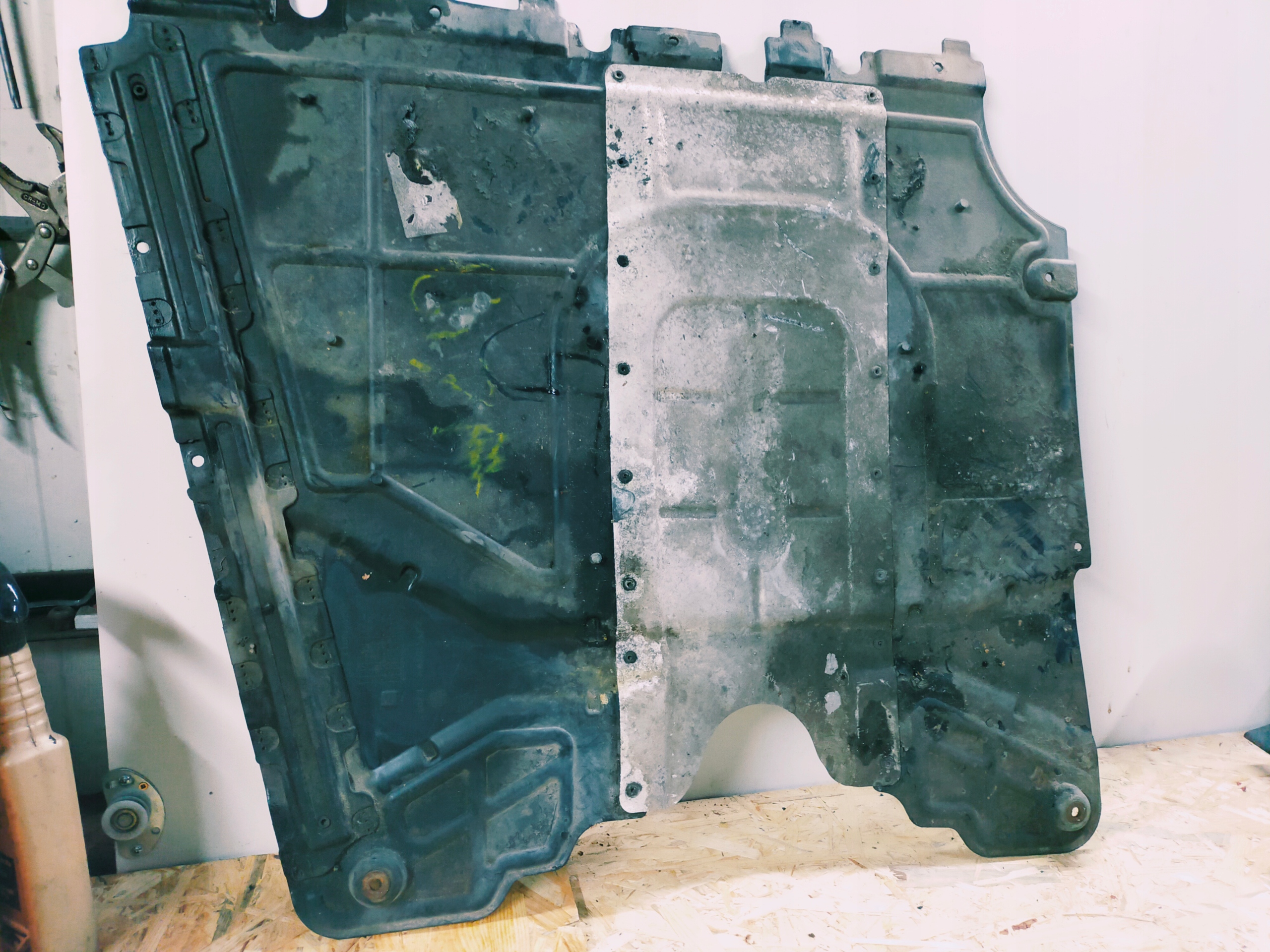 COMBO D III 09-15 abdeckung Blende Abdeckung DES MOTORS 2634110012