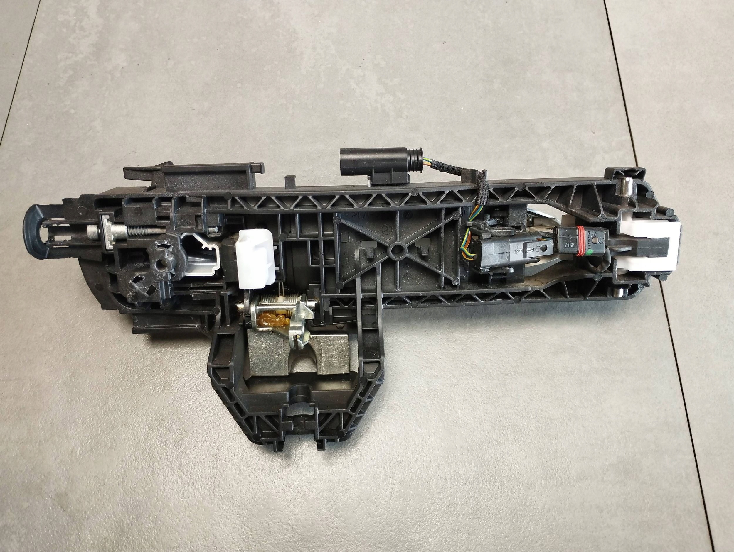 Mercedes-Benz GLE W166 handle left rear part 799 A2047602534