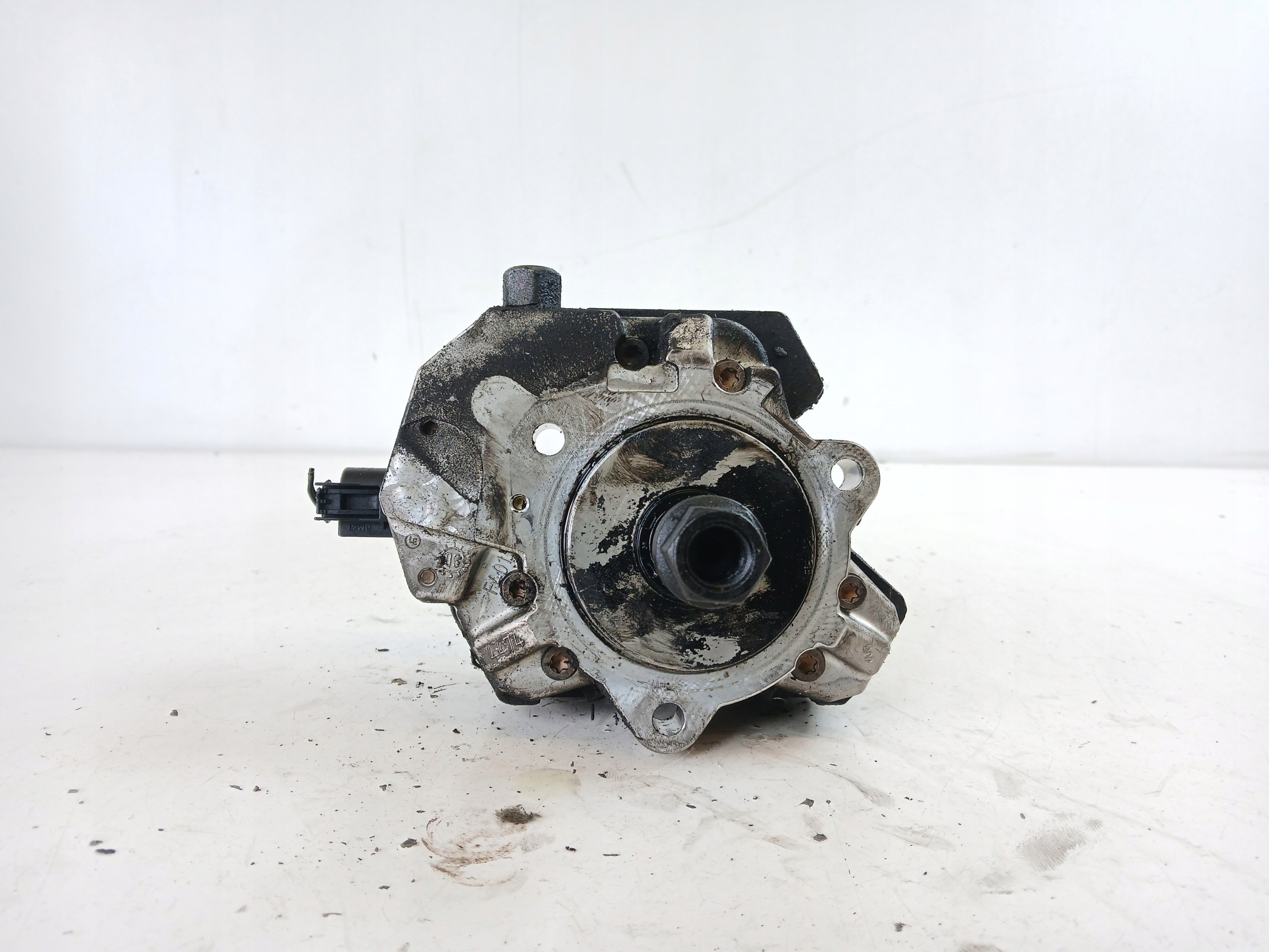 BMW E90 E91 E87 E81 E46 2.0 D Einspritzpumpe 7788670