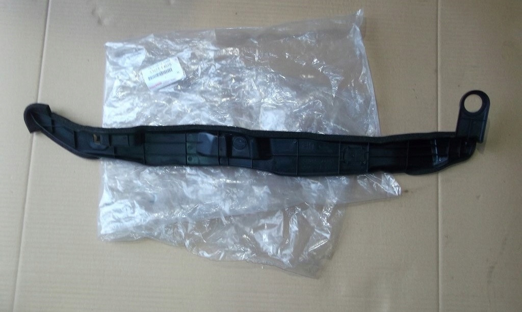 TOYOTA C HR WYGLUSZENIE BLOTNIKA PRAWY PRZOD