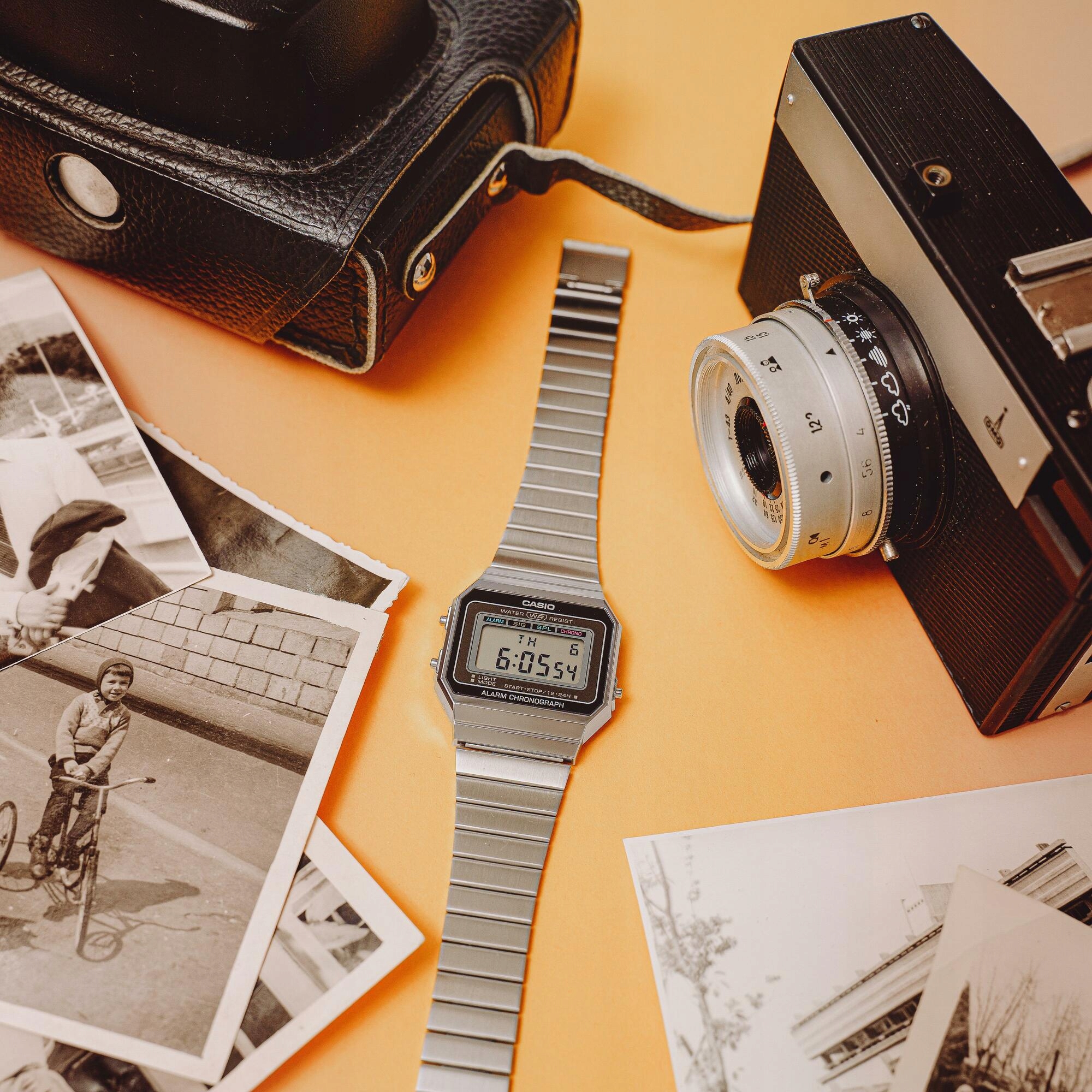 Zegarek Casio Vintage A700WE-1AEF srebrny Materiał koperty tworzywo sztuczne