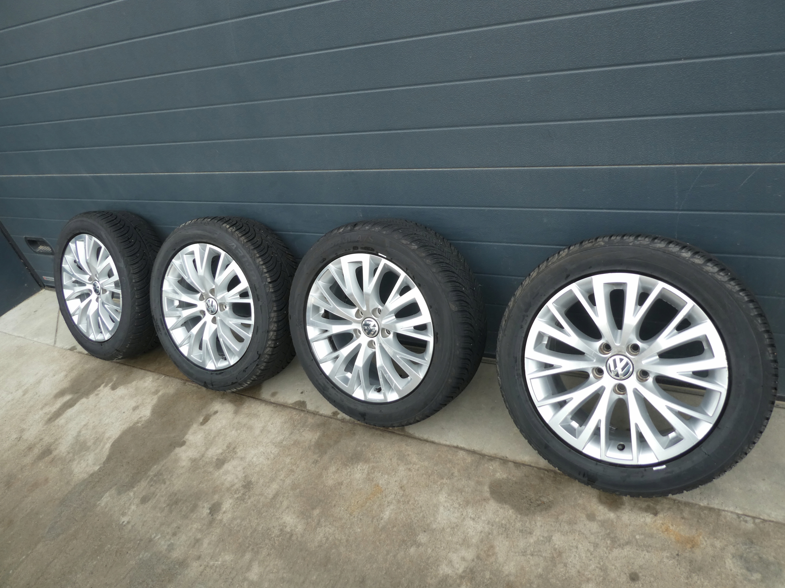 4X wheels discs tyres VW 7N0601025D 2023R