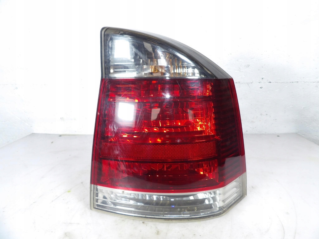 OPEL VECTRA C sedan light rear part right 13130646