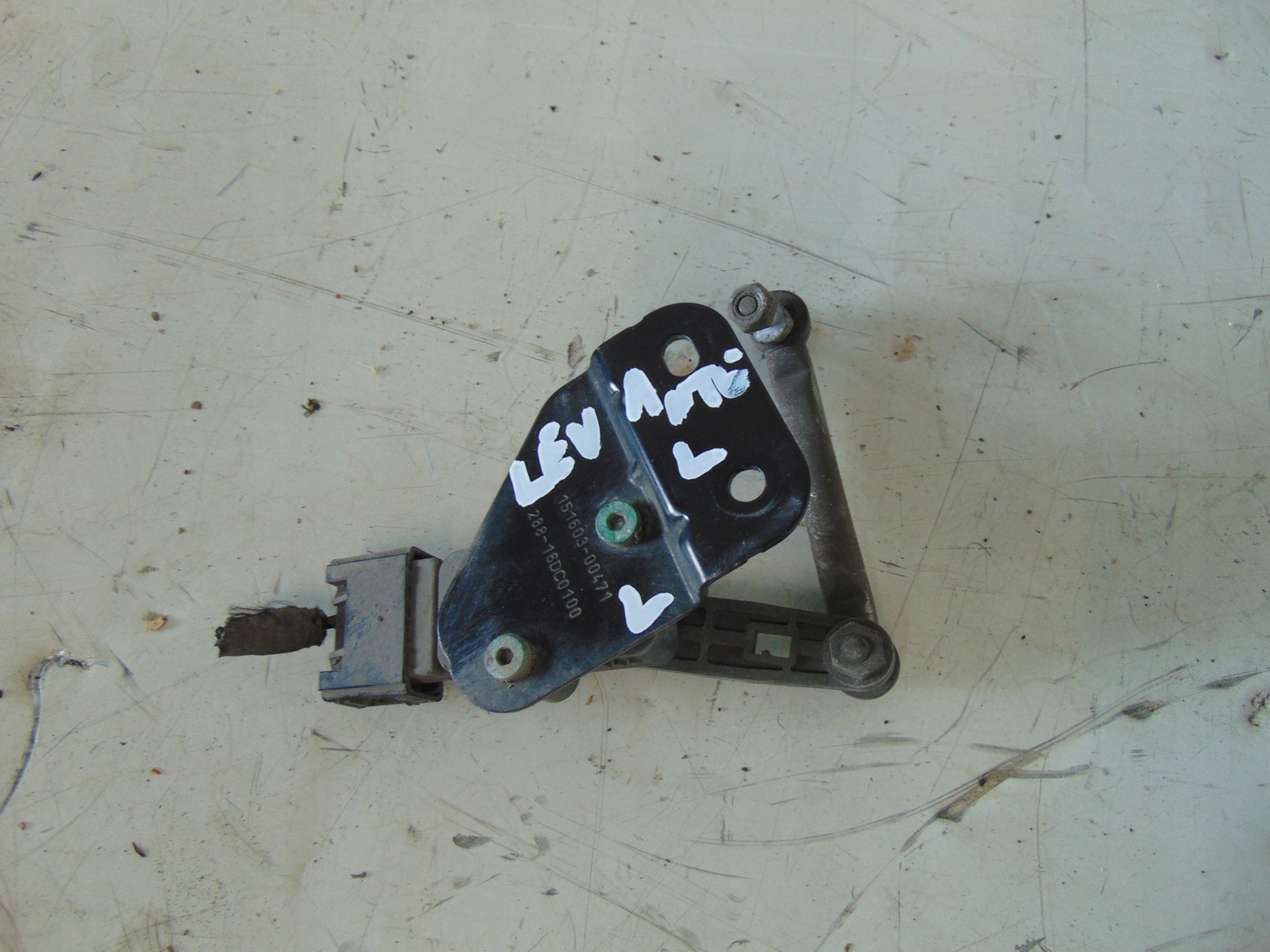 sensor POZIOMOWANIA left LEVANTE 670037526