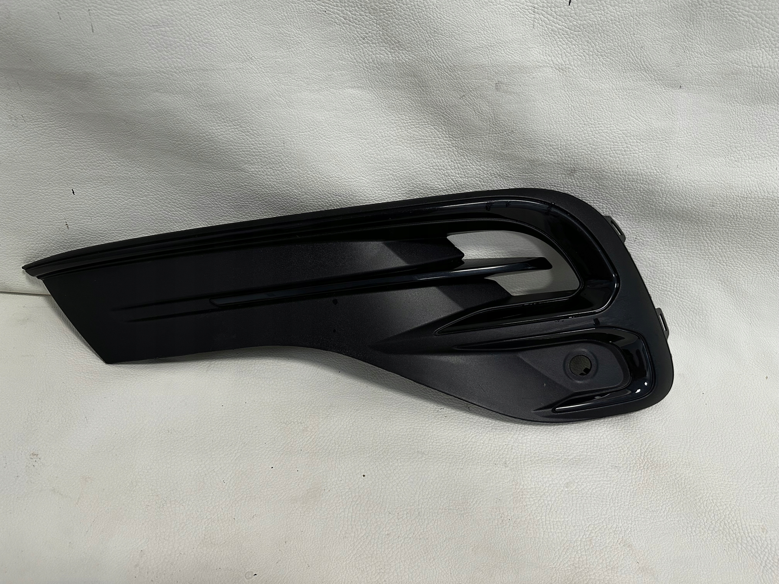 Ford Focus MK-4 grid of a bumper right NX7B15A298