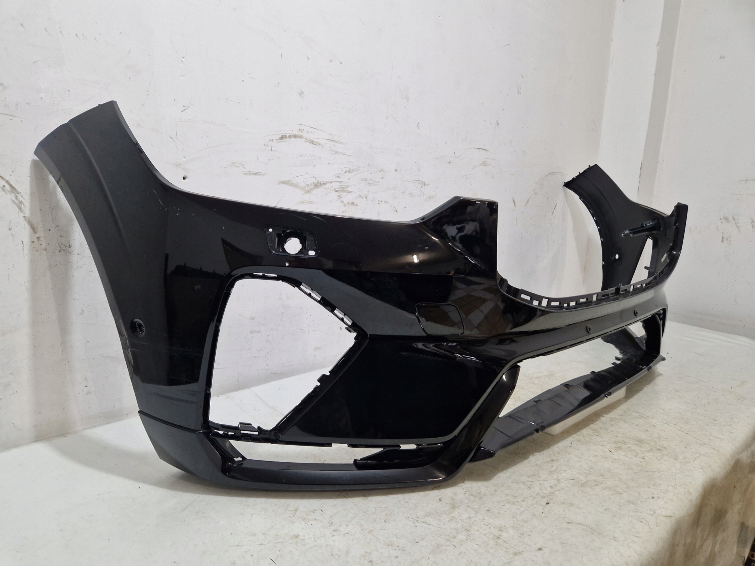 * bumper VOLVO XC60 II LIFT 21-23 front front R-design 32234958