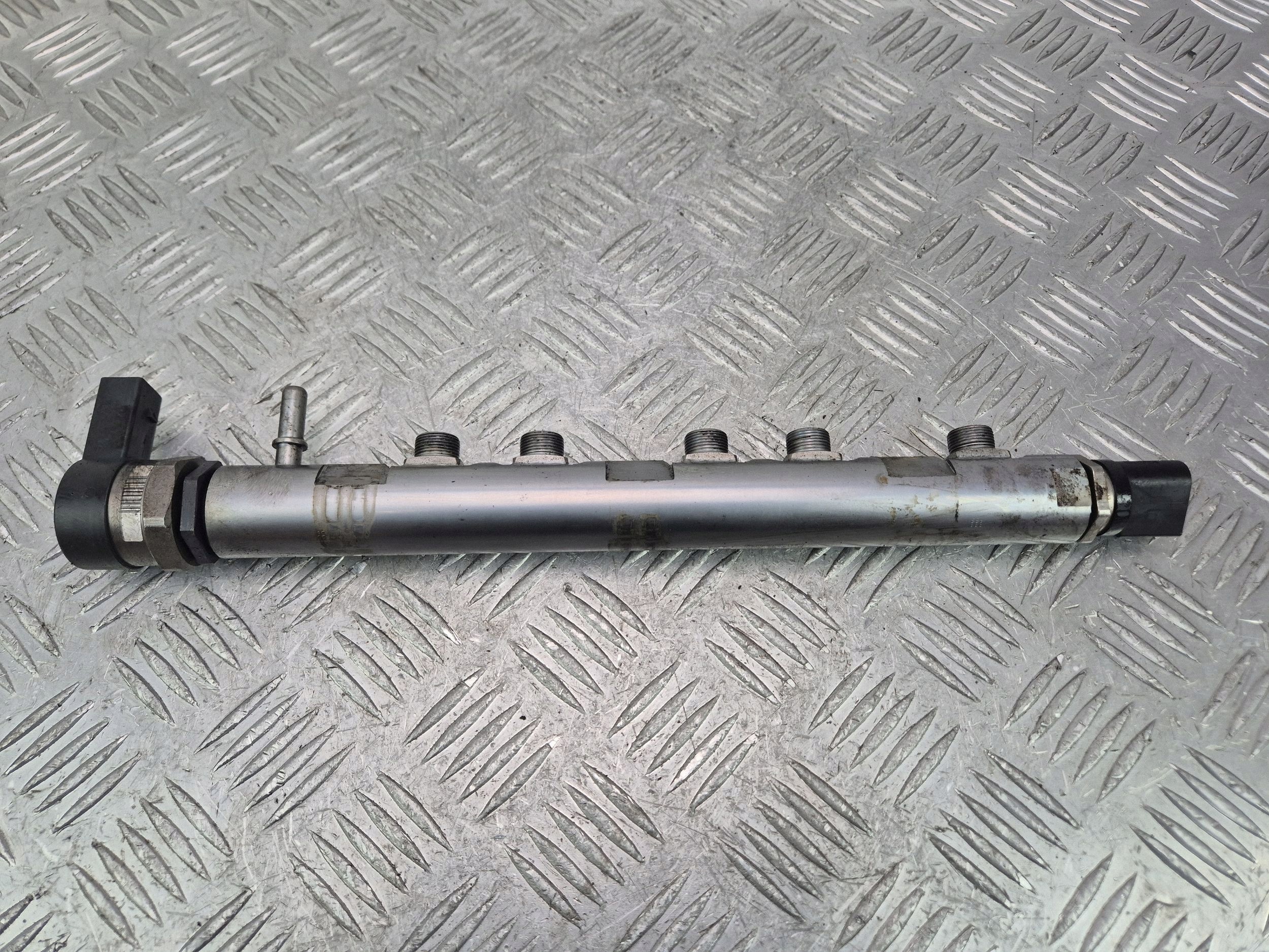 BMW 1 E81 E87 120d canalisation carburant 7809128 N47D20A