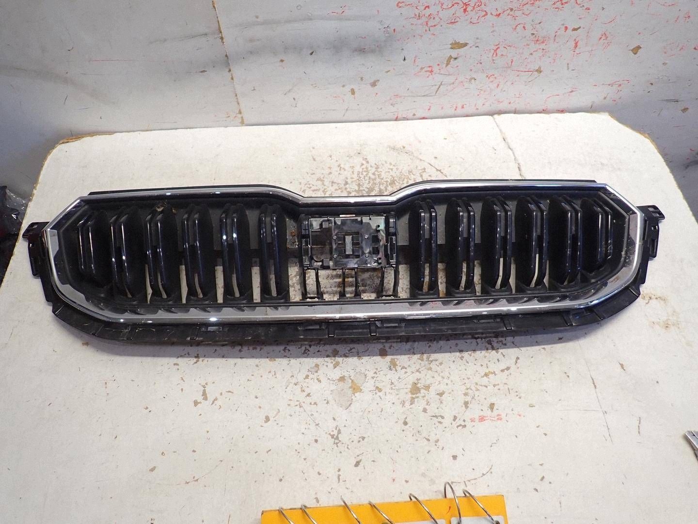 Grill SKODA KAMIQ 2019- 568853653C