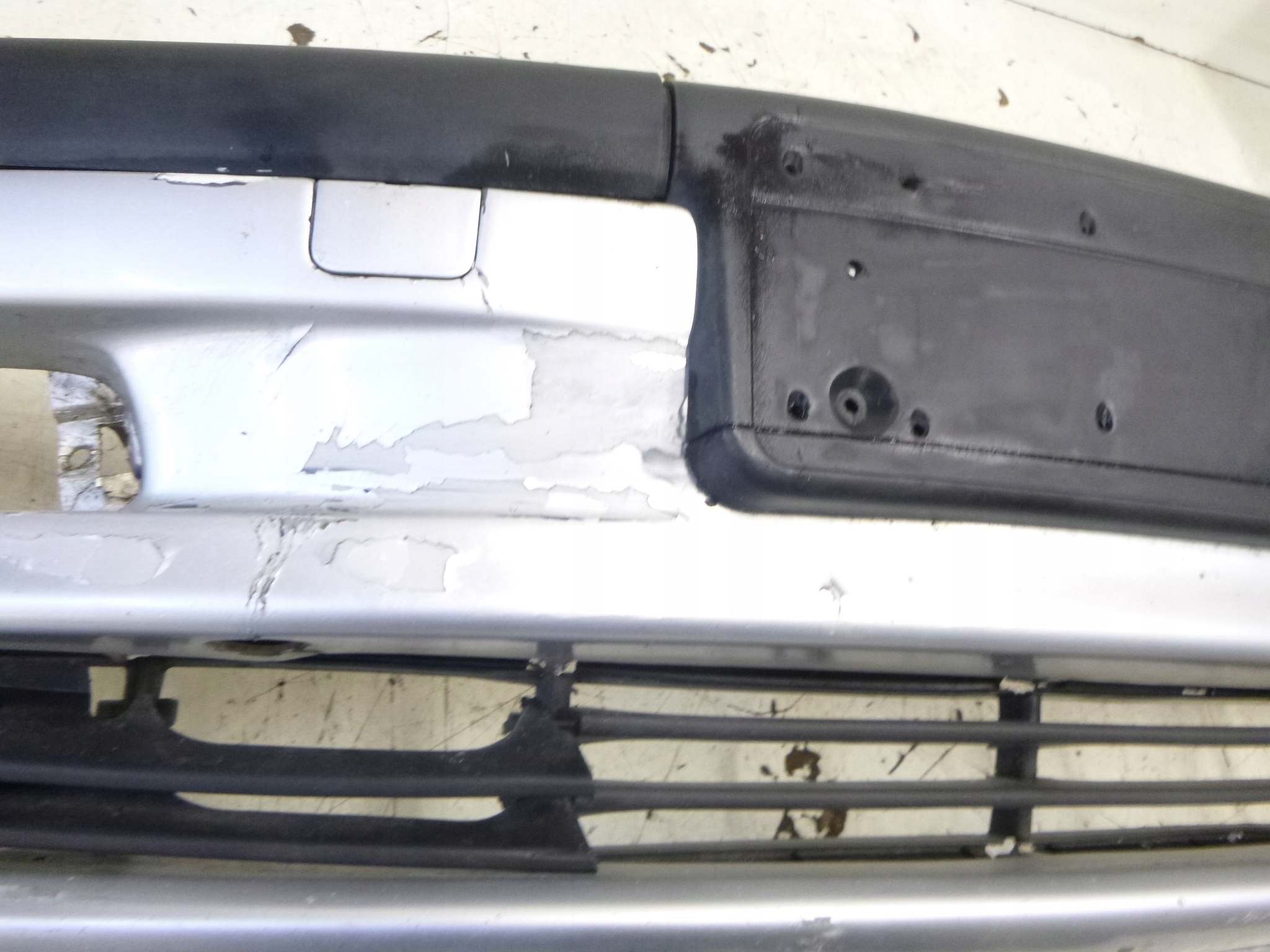 Frontstoßstange BMW E46 354/7 2000r. Sedan