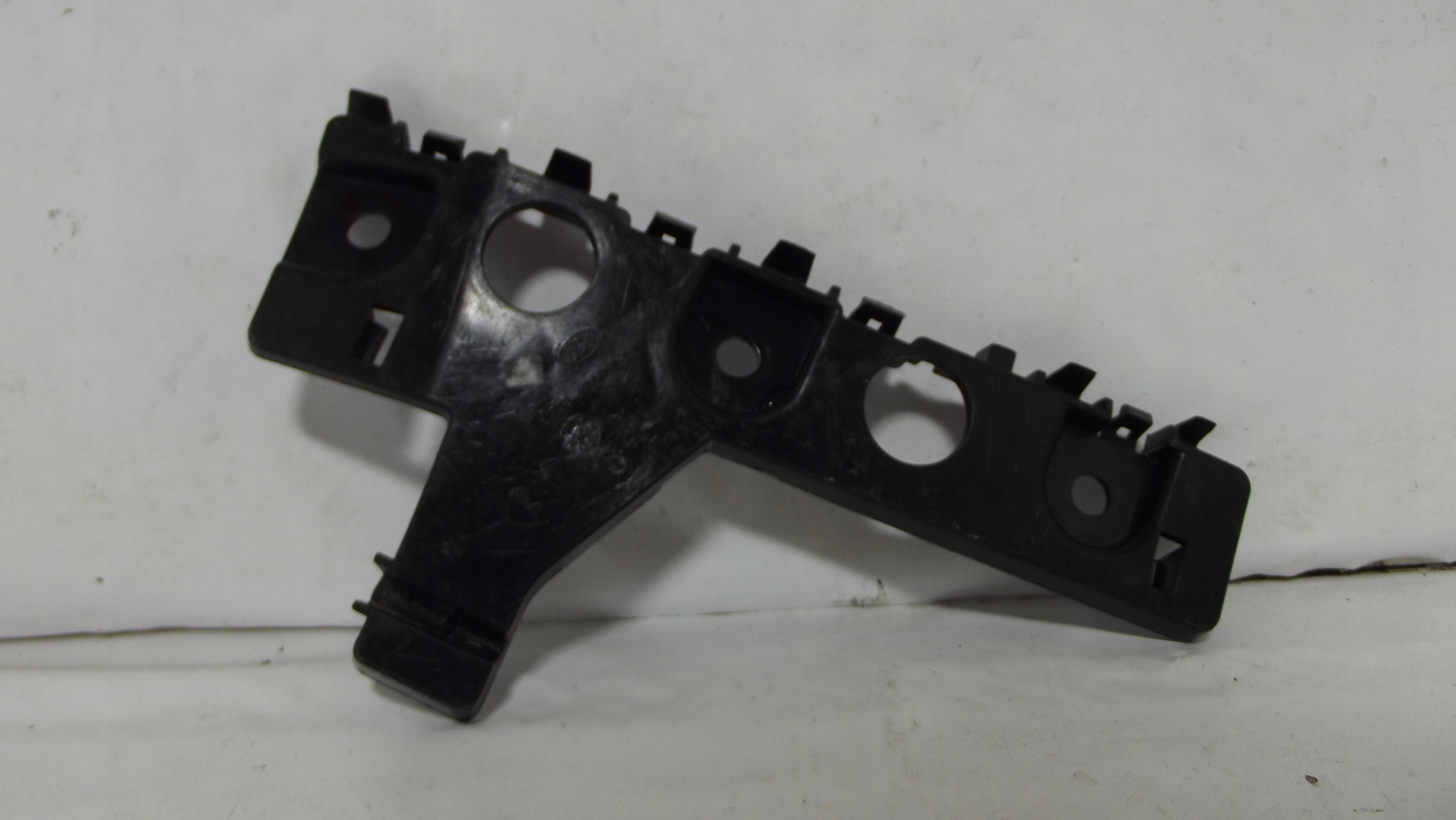 Ford KA+ bumper bracket right front J7BB17A869B