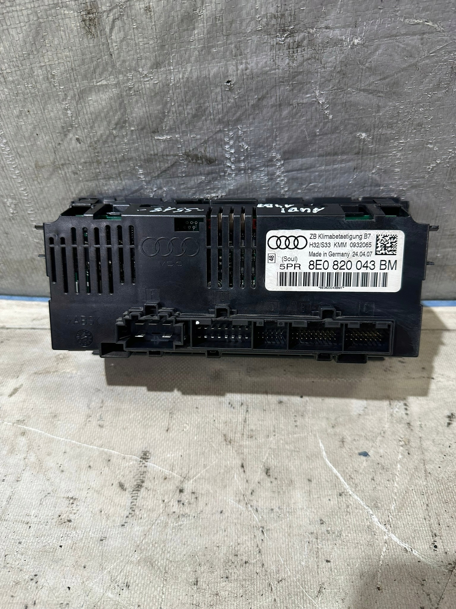 panel ovládání klími klimatizaci AUDI A4 B7 8E0820043BM