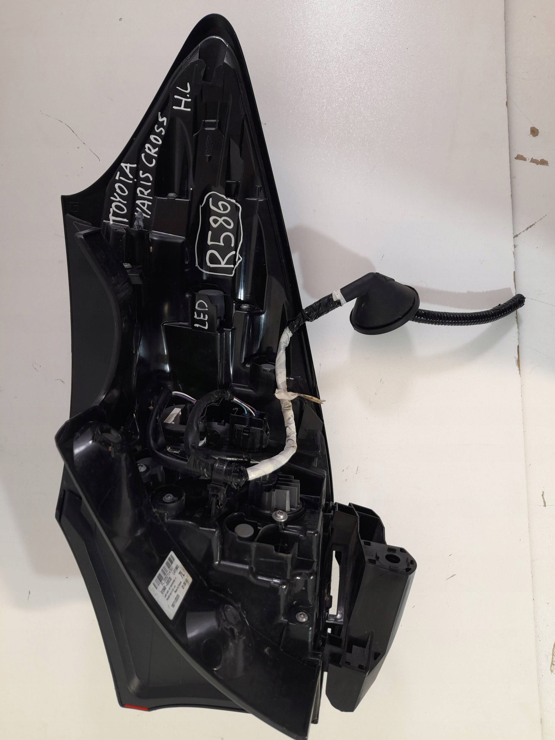 Toyota Yaris Cross light rear left 815600DE20 (R585)