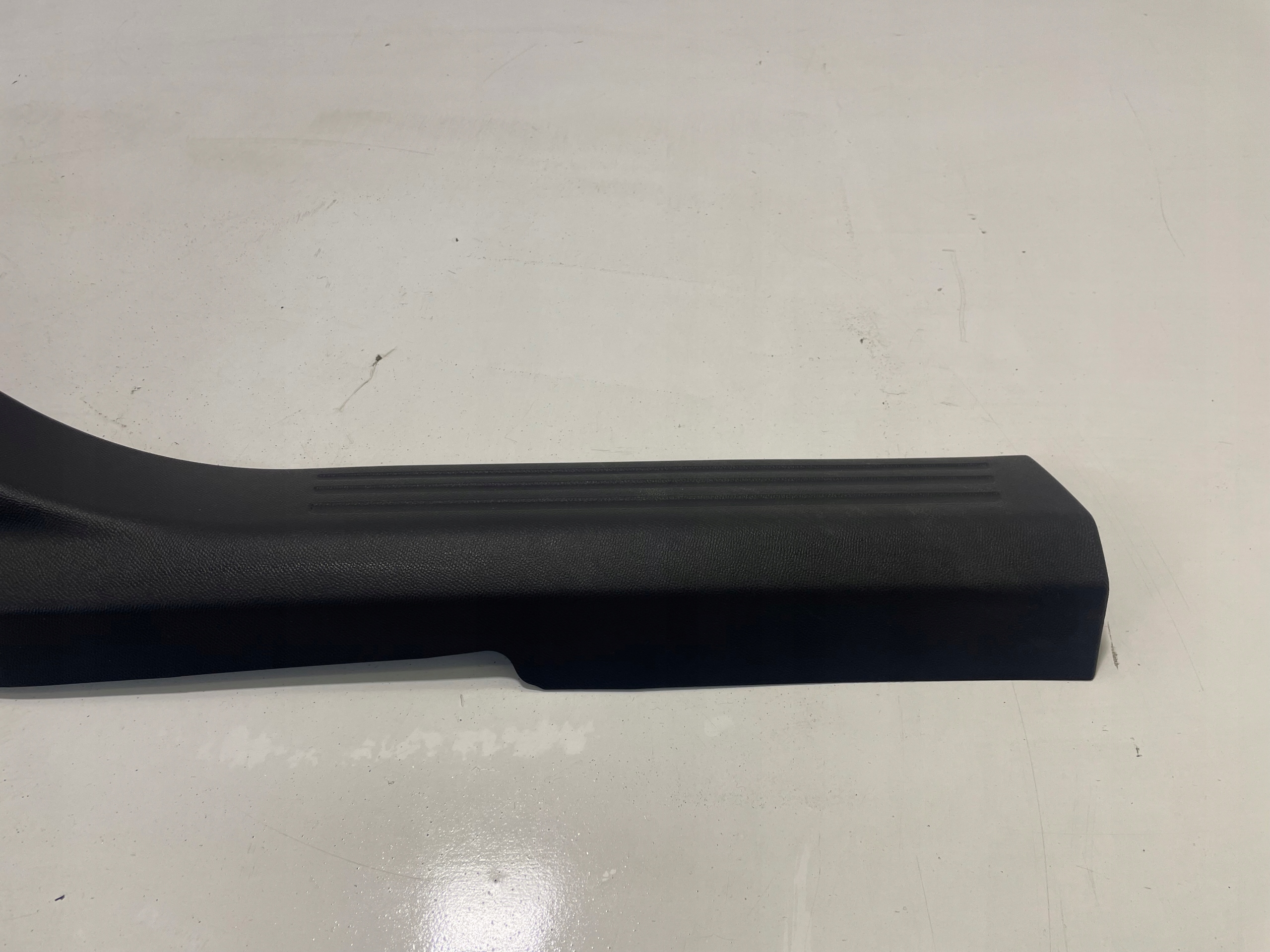 9820798777 OSŁONA SŁUPKA PROGU LEWA DS3 CROSSBACK PEUGEOT 2008 II Producent części Citroen OE