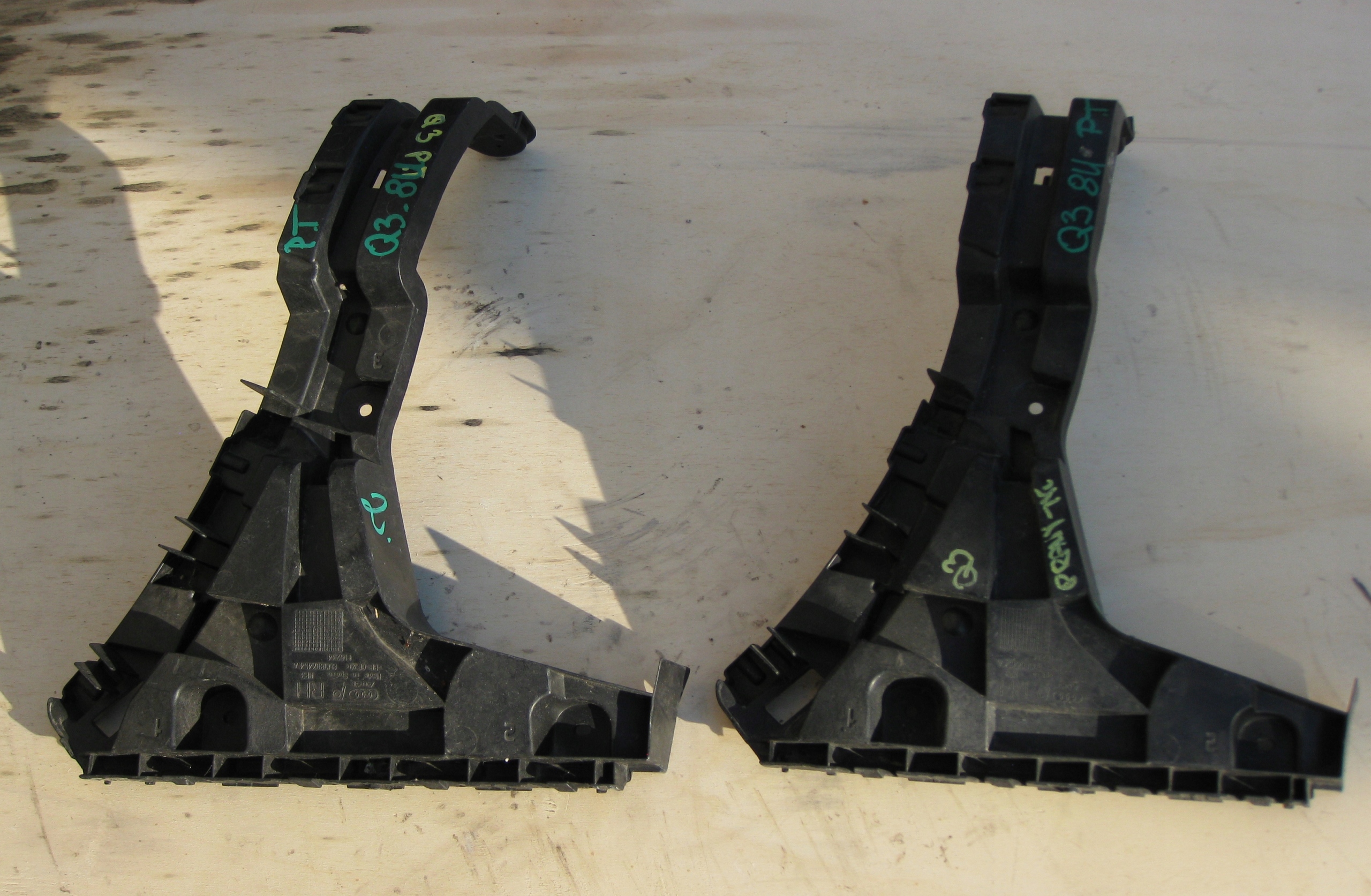 AUDI Q3 bumper bracket rear part original right 8U0807454A