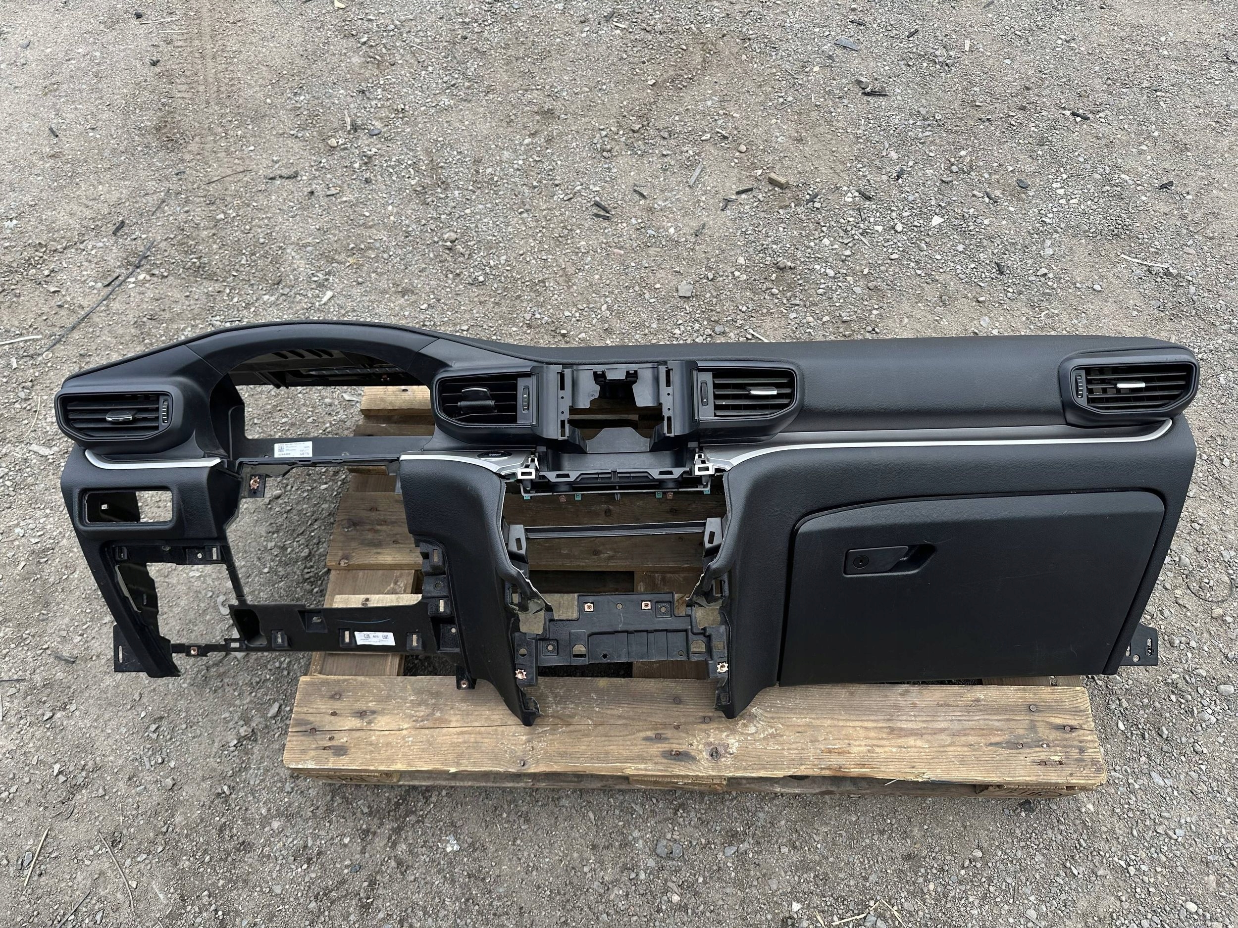 dashboard instrument panel cockpit console airbag airbag Ford Explorer 2020+