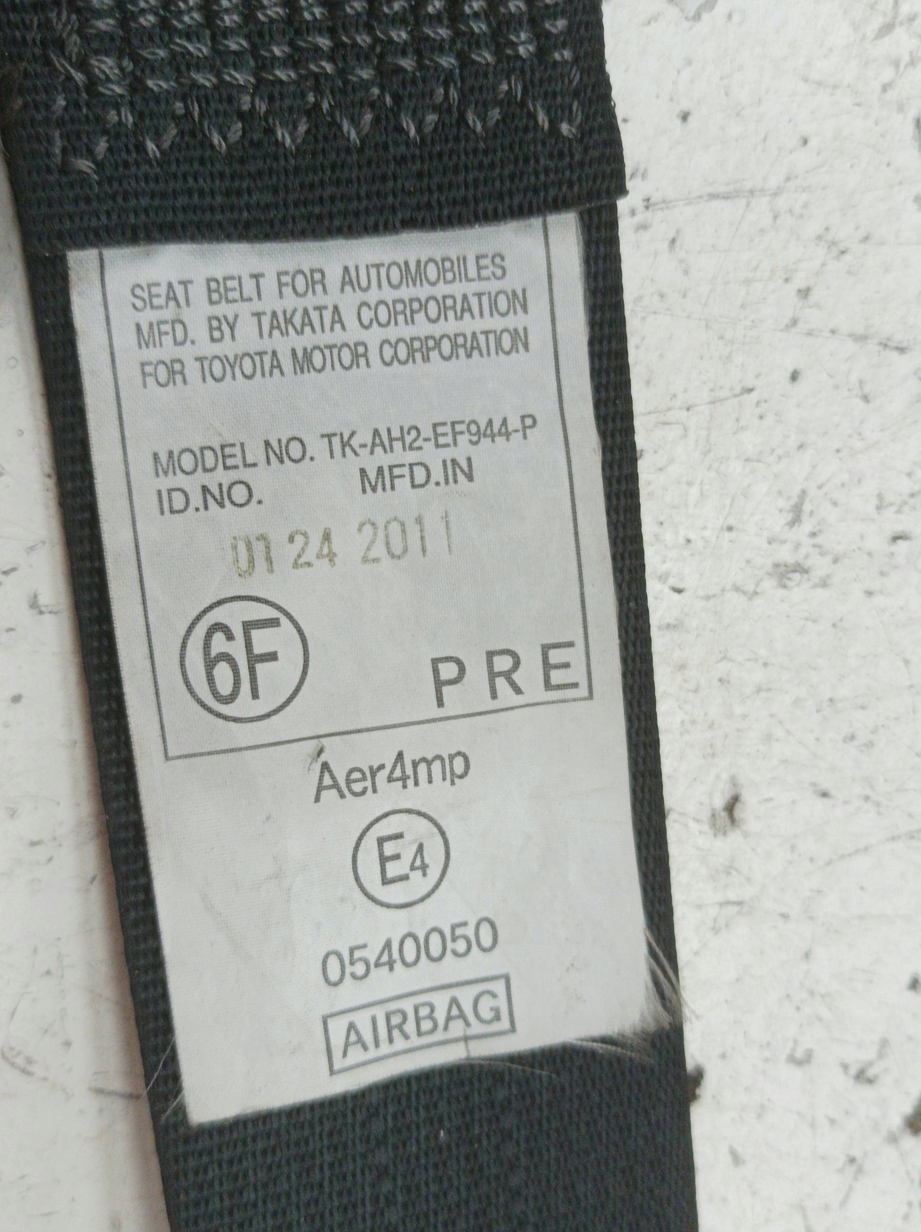 seat belt left front driver´s Toyota Verso-S and (2010-2017)