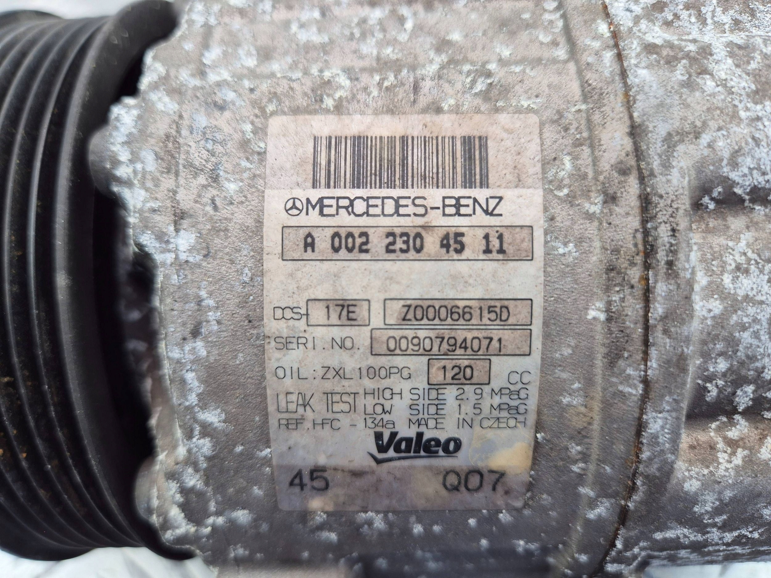 Mercedes E250 CGI W212 compressor; compressor of the air conditioning A0022304511