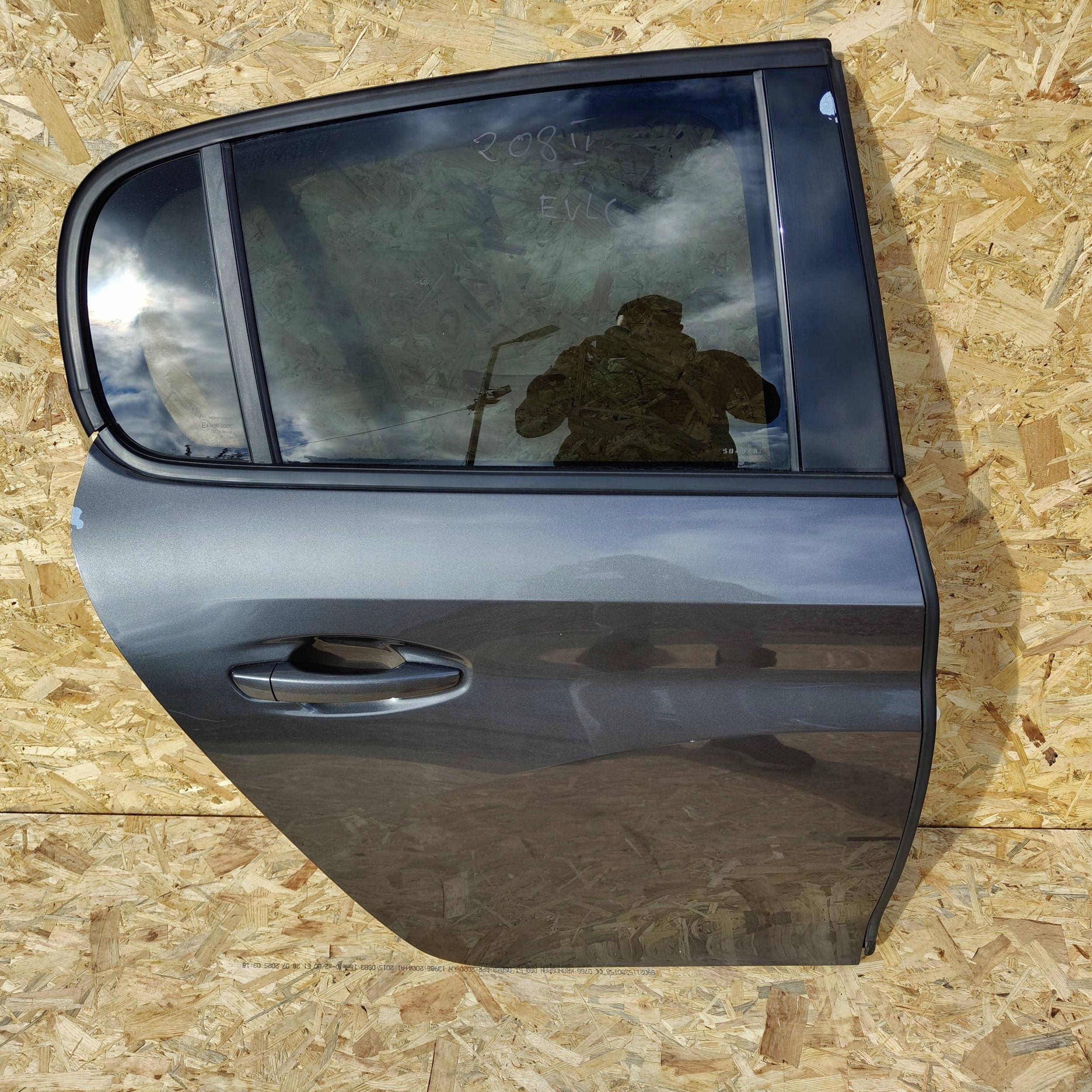 Peugeot 208 2022 rear part side right door front EVL EVLC