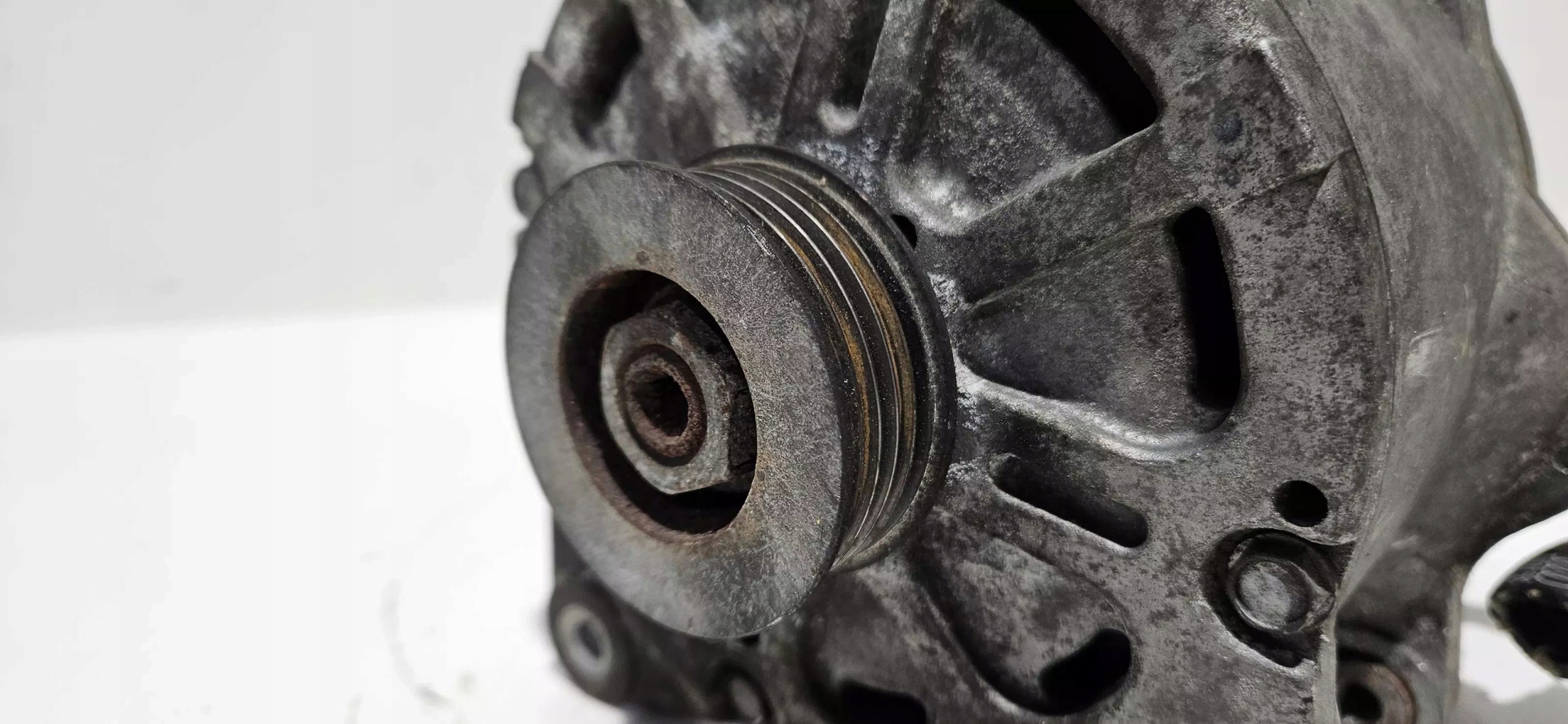 alternator AUDI RS6 5.0 HITACHI 14V / 190A ORYG