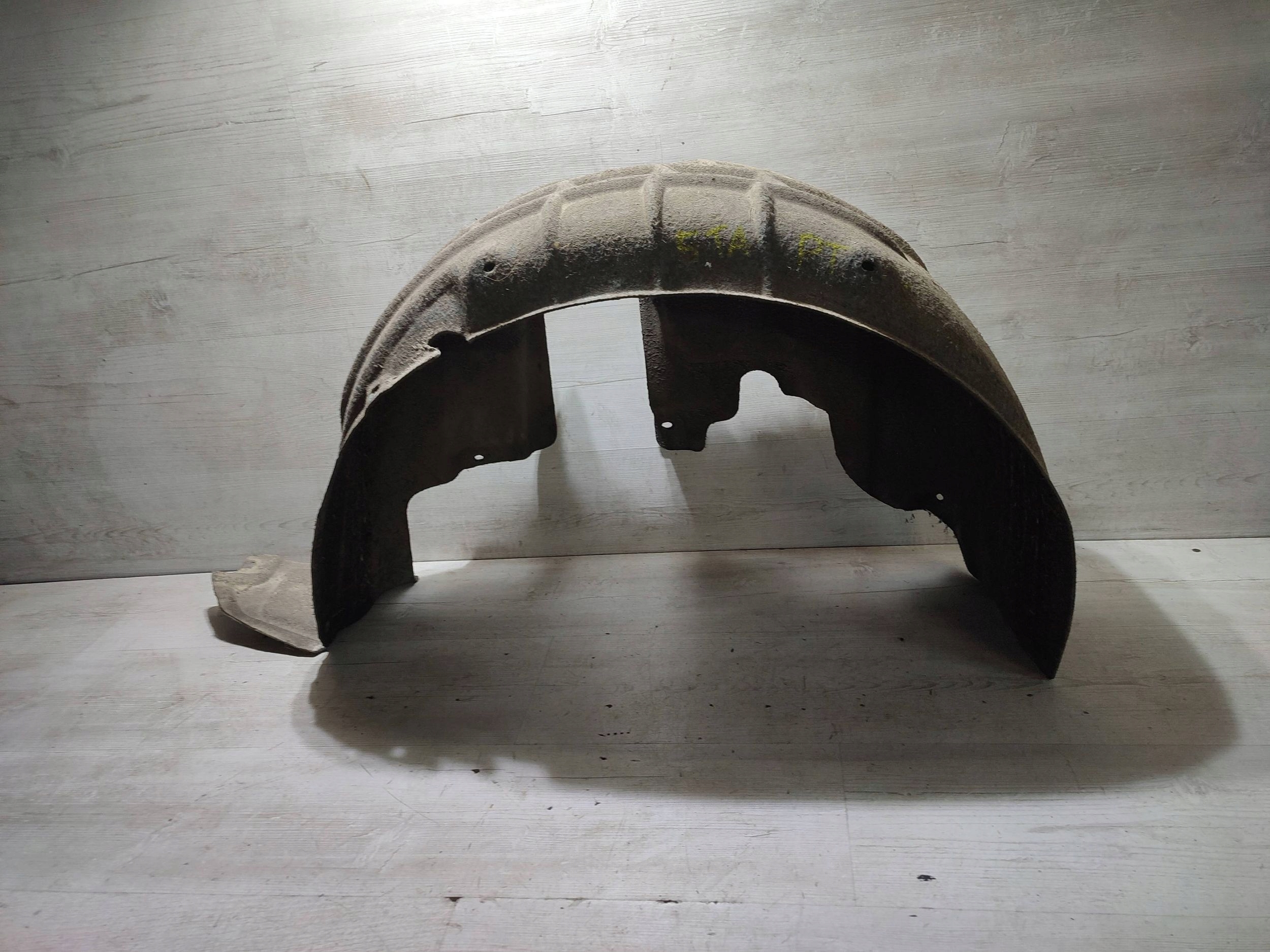 Volkswagen Touran III 2020 rear part side right mudguard