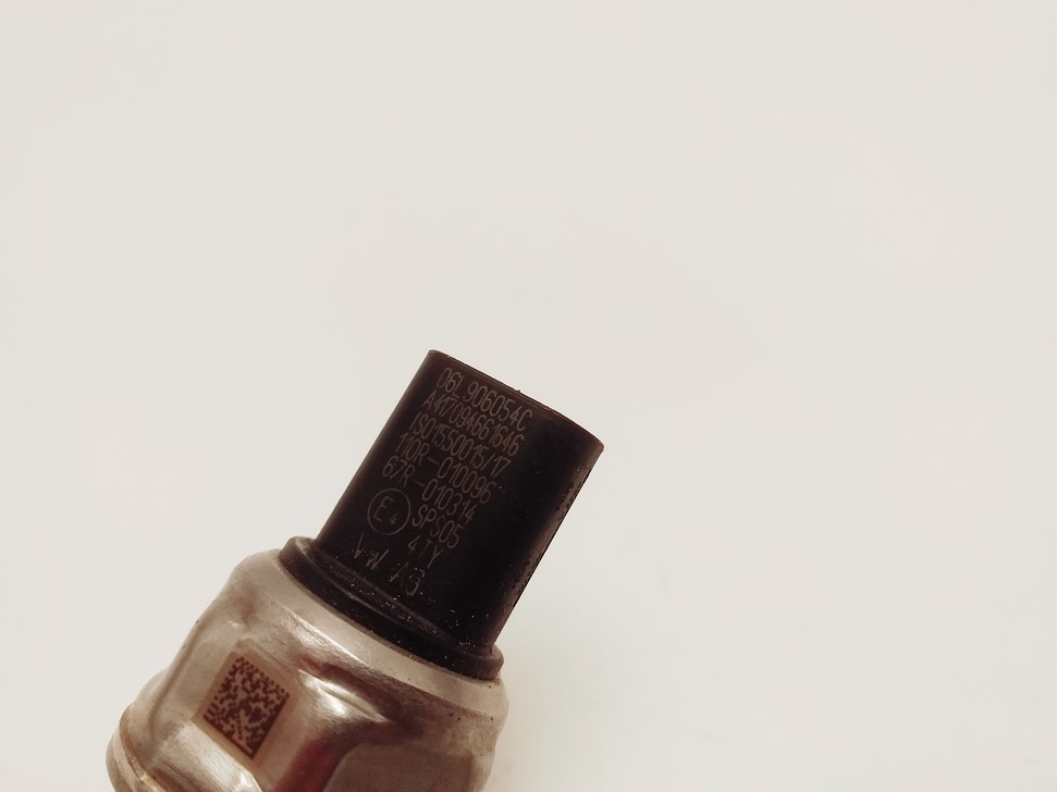 CZUJNIK CIŚNIENIA PALIWA 06L906054C AUDI 3.0TFSI Numer katalogowy części 06L906054C