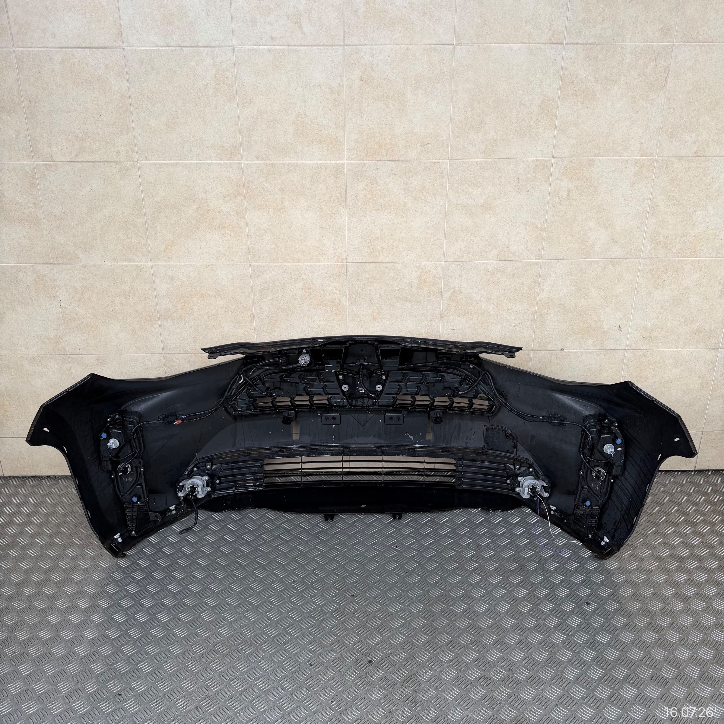 front bumper complete TOYOTA YARIS CROSS 2023 ROK 4 PDC