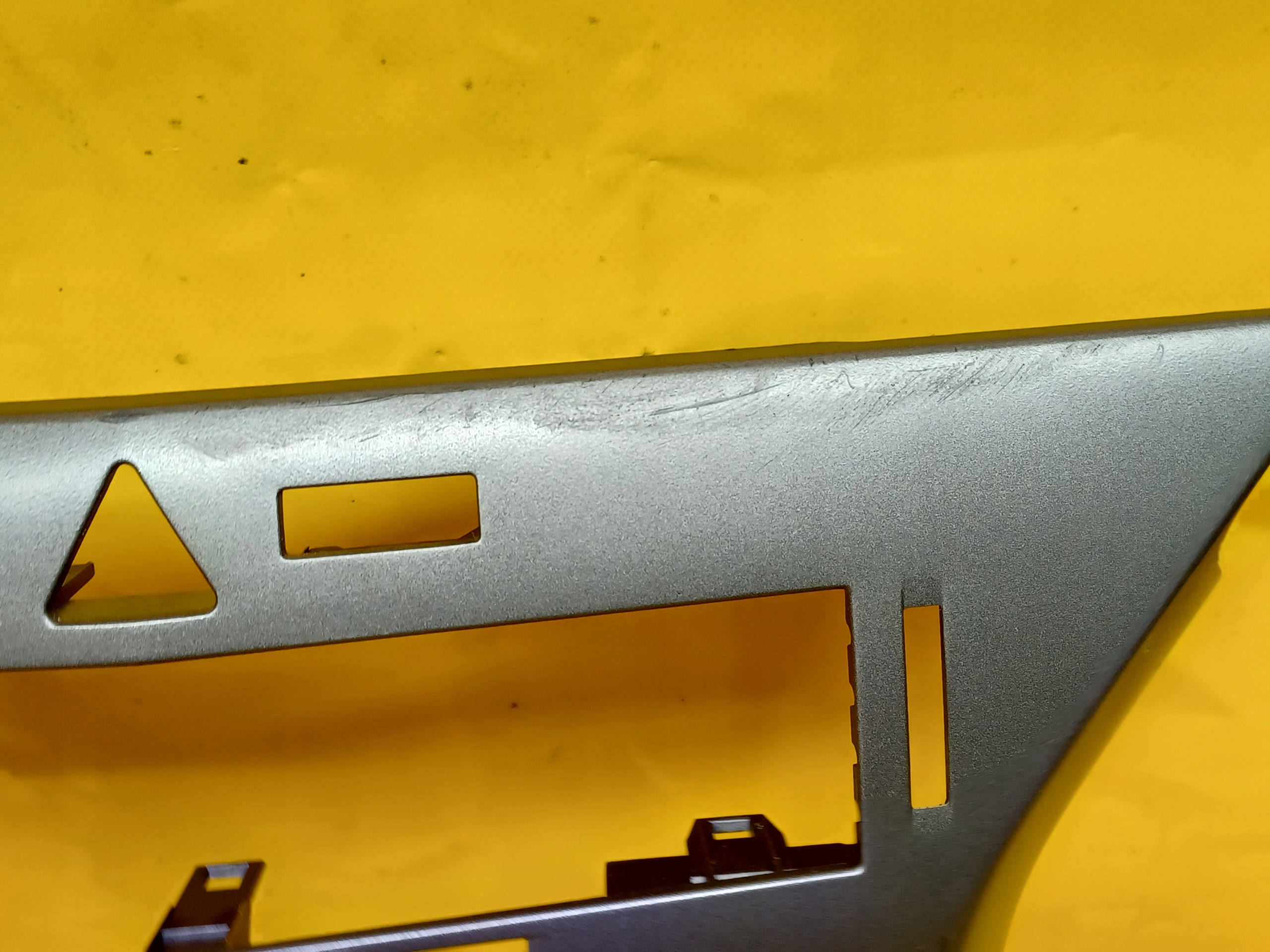 консоль центральная opel oe 331985437