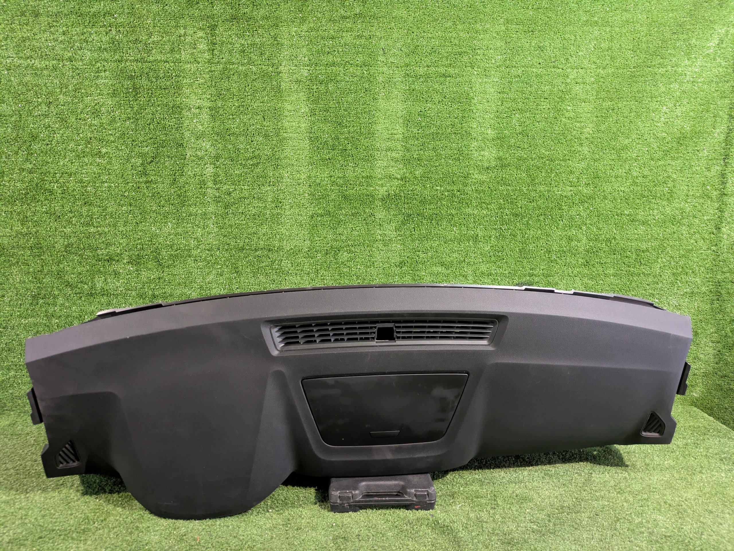 cockpit console dashboard instrument panel SKODA KAROQ