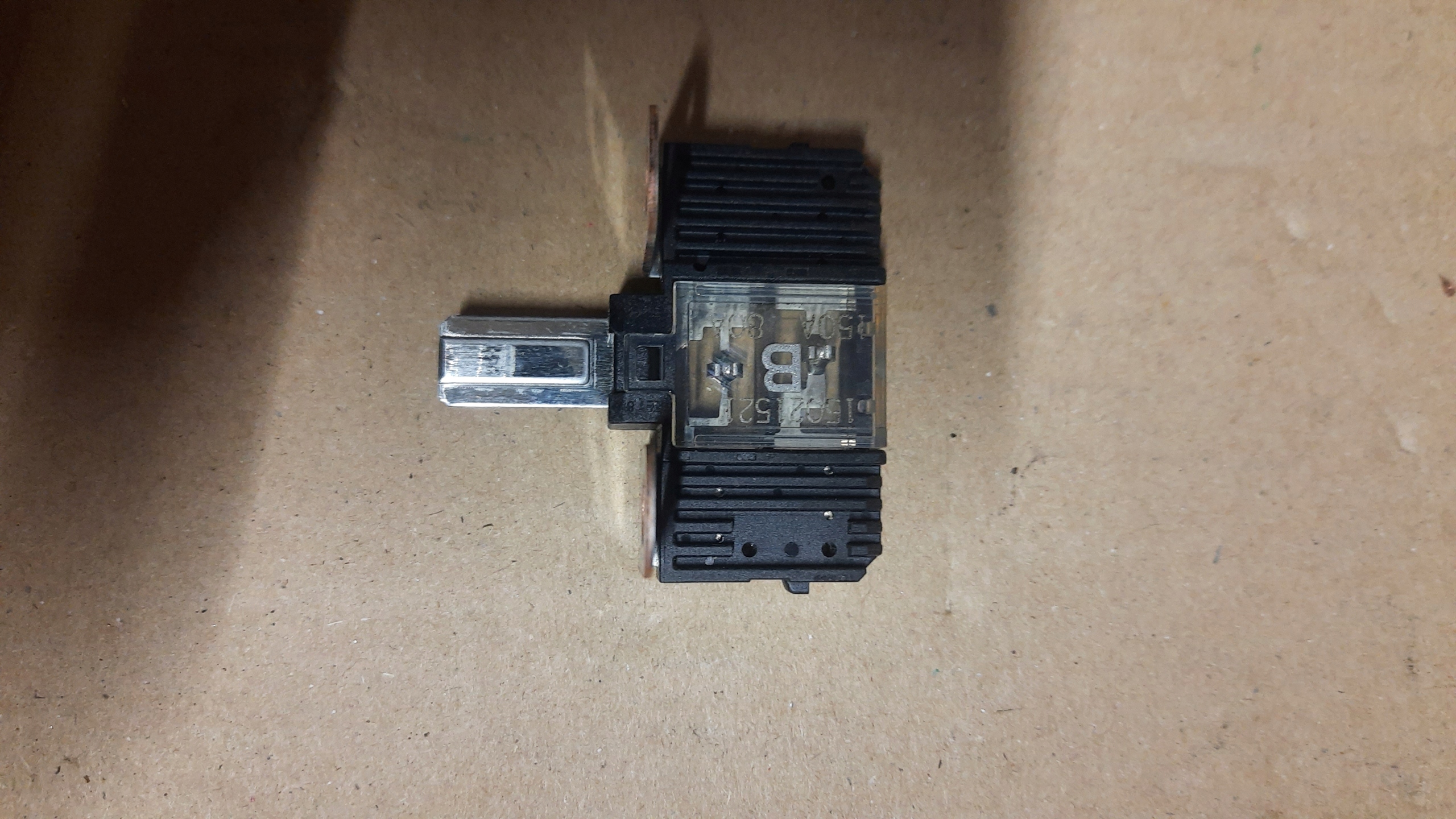 KIA HYUNDAI ПРЕДОХРАНИТЕЛЬ 150A 80A