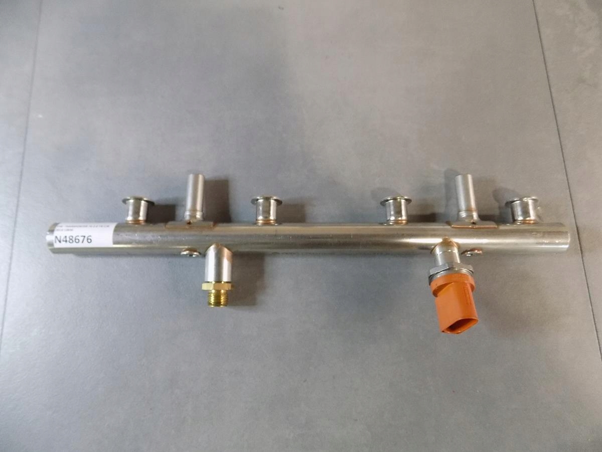VW TRANSPORTER T6 Rampe injection 06H133317D