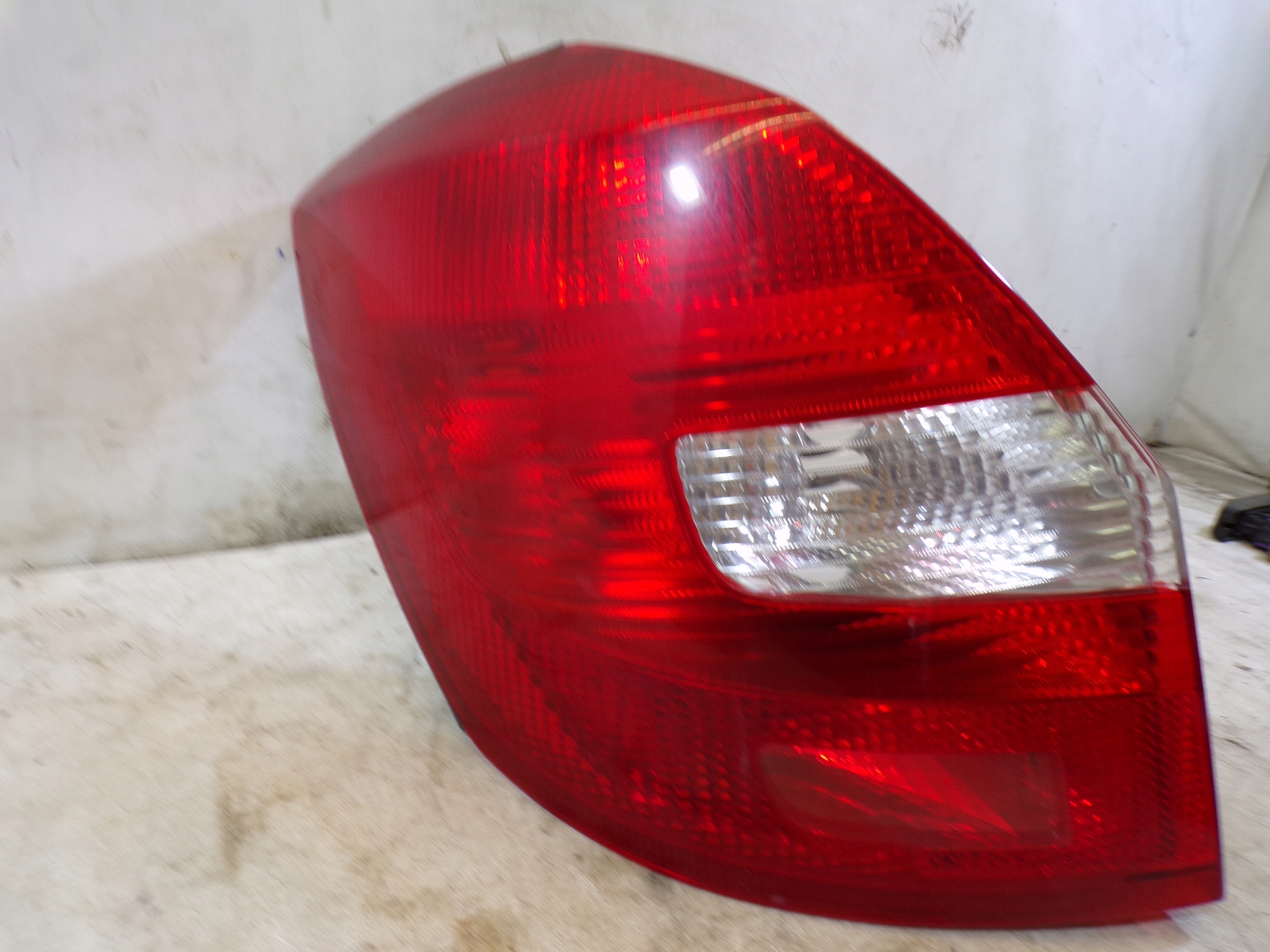 light rear rear part left SKODA FABIA 2 II KOMBI
