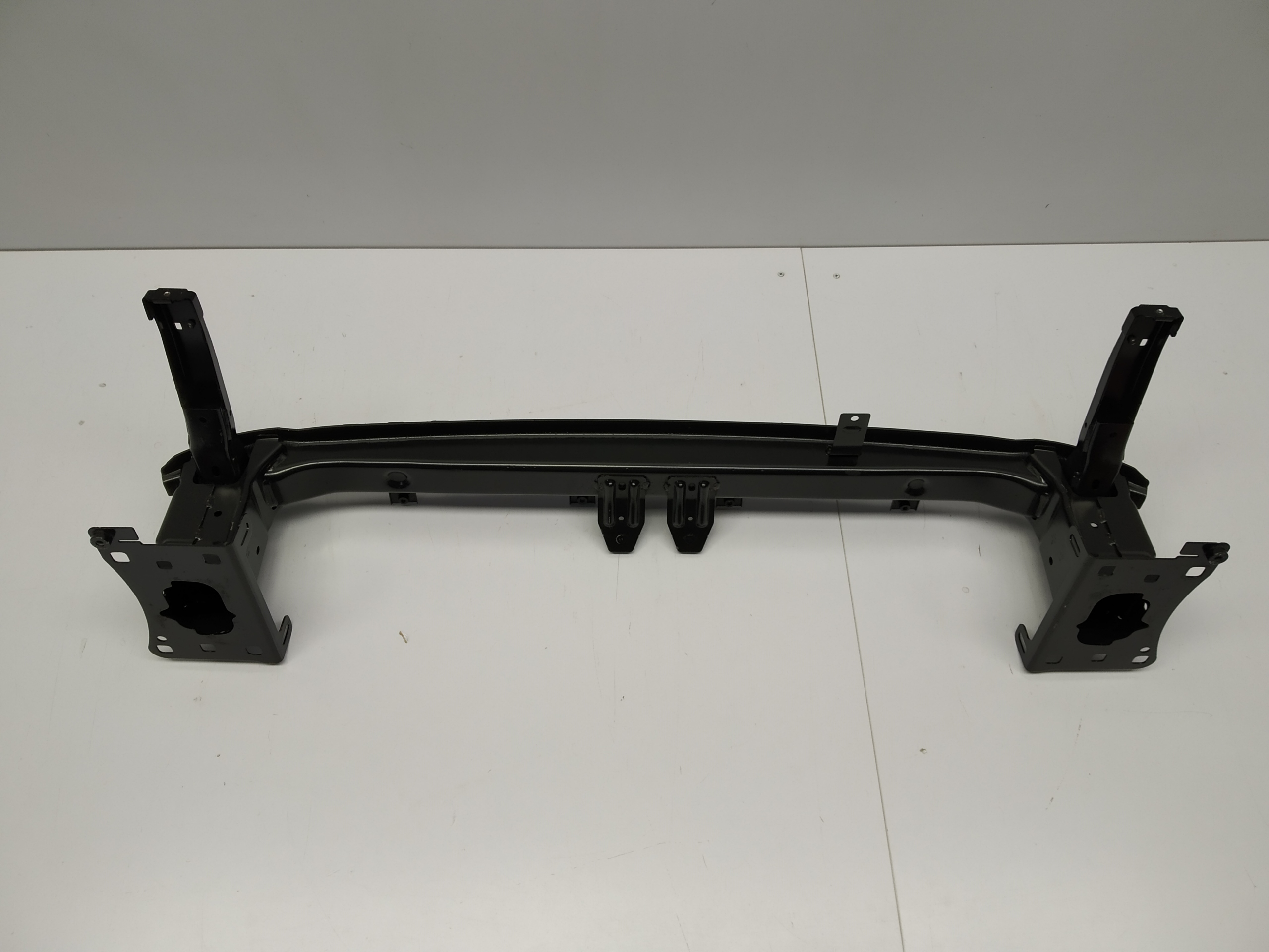 19- Vw Passat B8 lift bumper support front originál OM 3G0807611A