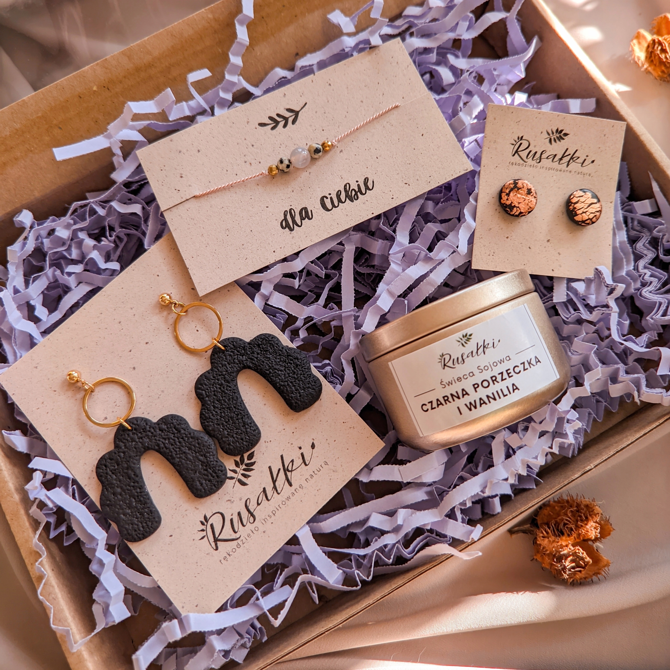 Elegantní sada v černé a zlaté barvě, dárek ke dni matek babičky dívky