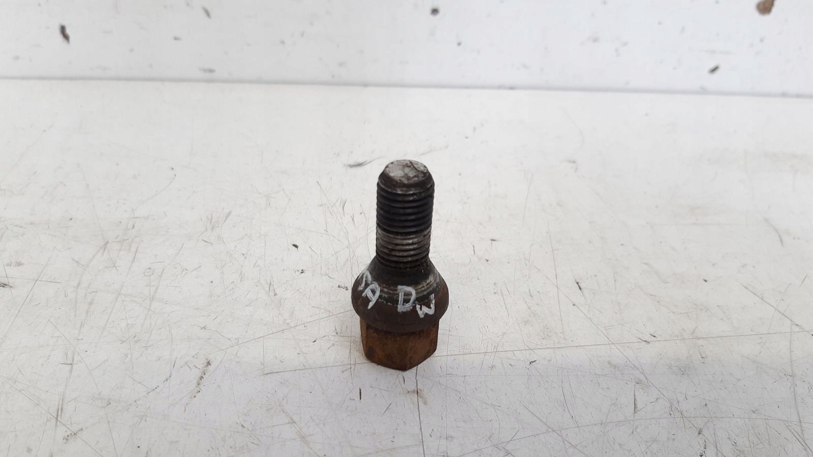 Szpilki Schrauben do der Räder Opel Corsa D 1,2 16V