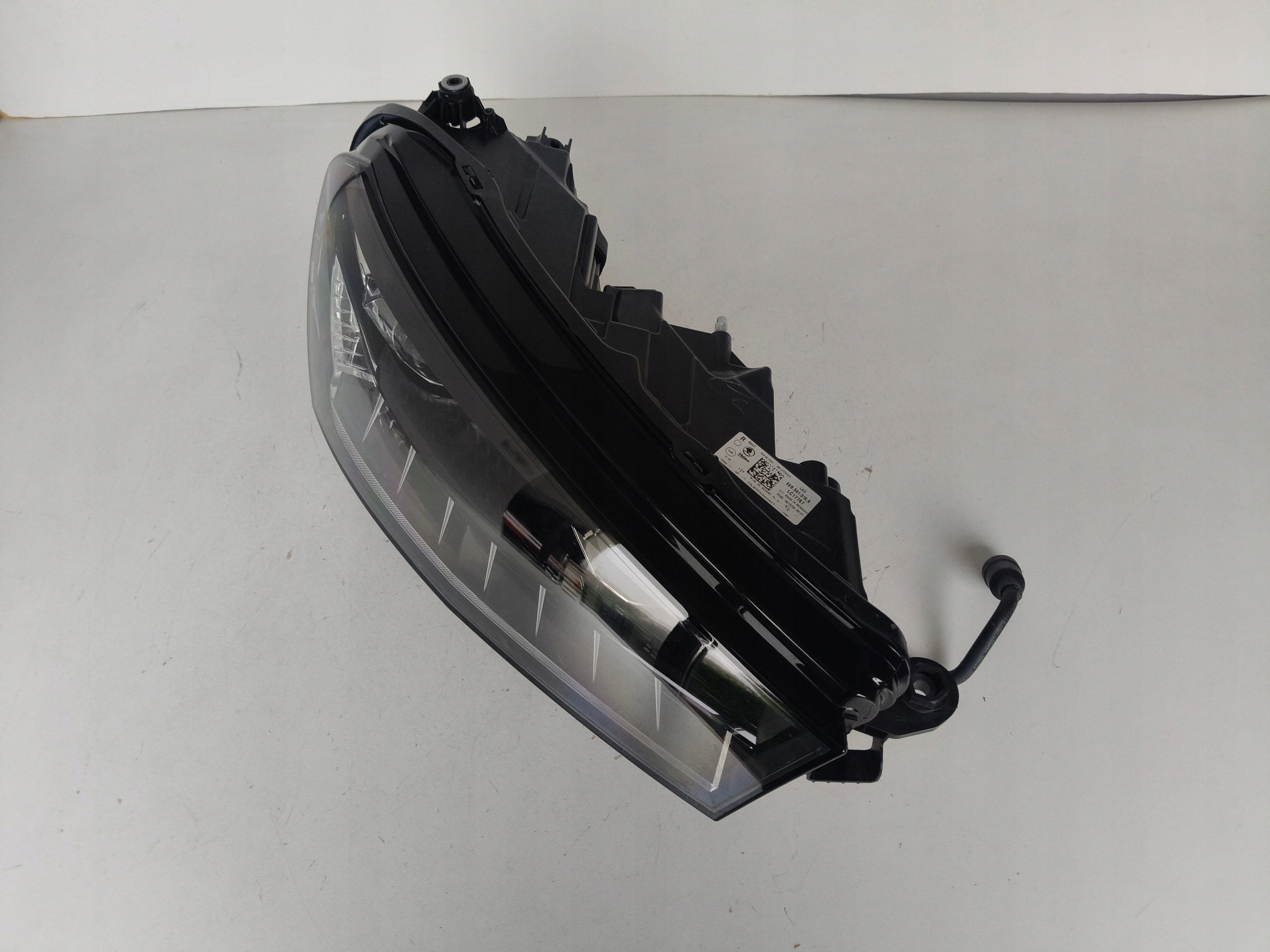 light right REFLEKTOR SKODA FABIA IV 6VA 20- FULL LED