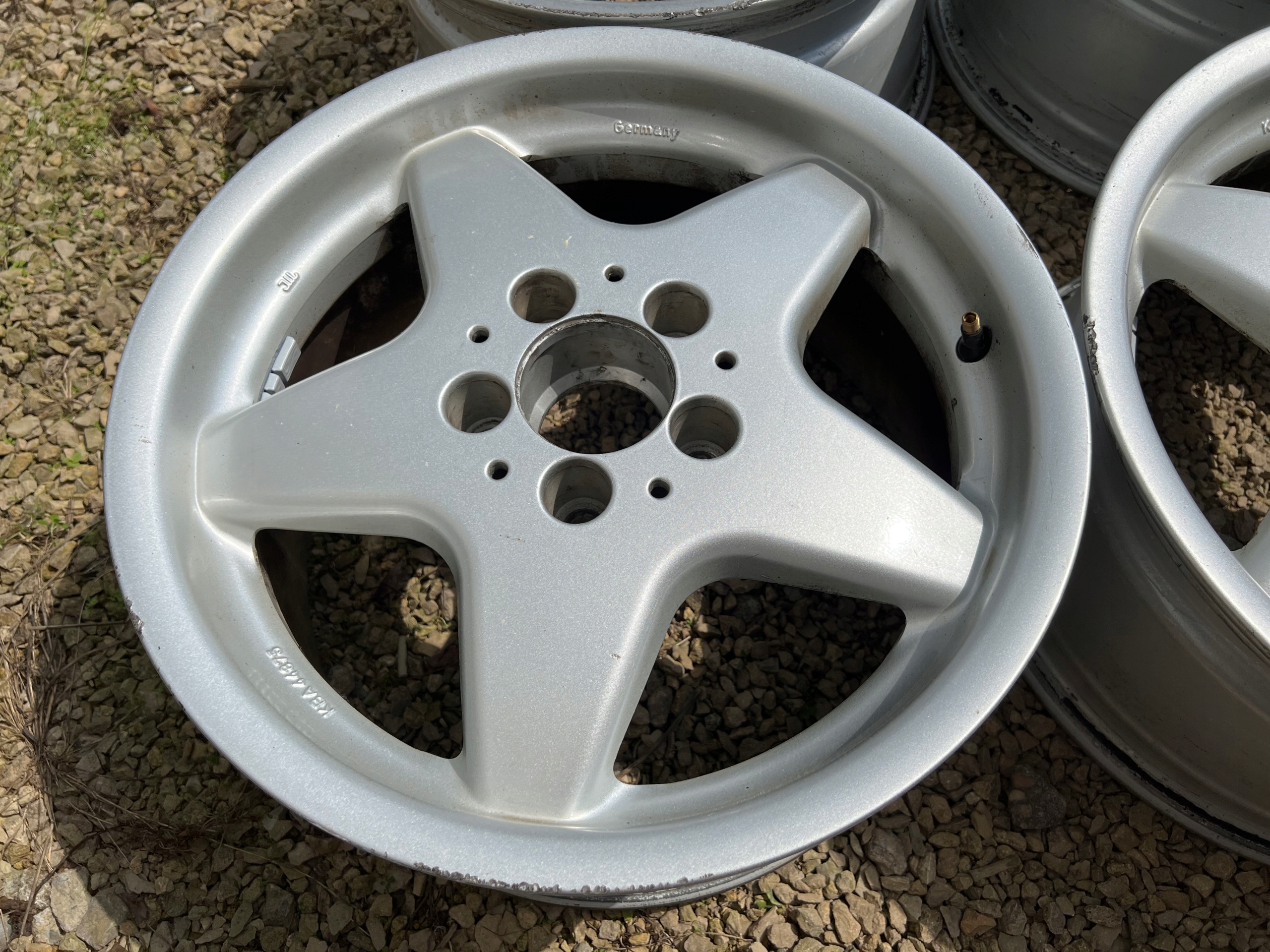 Mercedes W201 C 203 E211 KBA 44875 Komplet Felg Odsadzenie (ET) 35