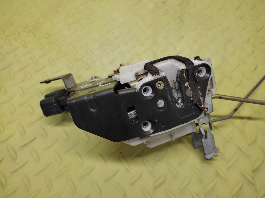 SUZUKI LIANA and lock door right front
