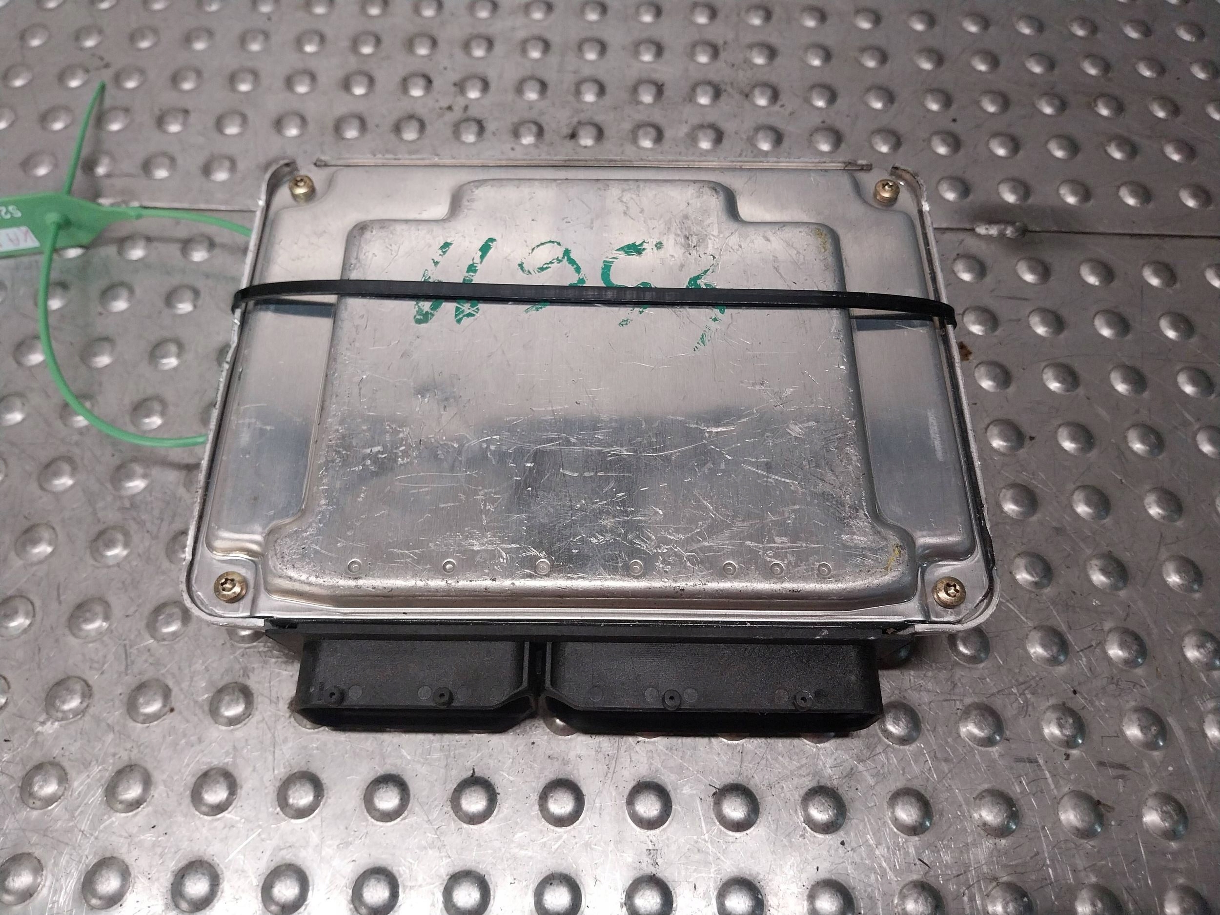 control unit computer of the engine 045906019G 0281010220 AUDI A2 1.4 TDI
