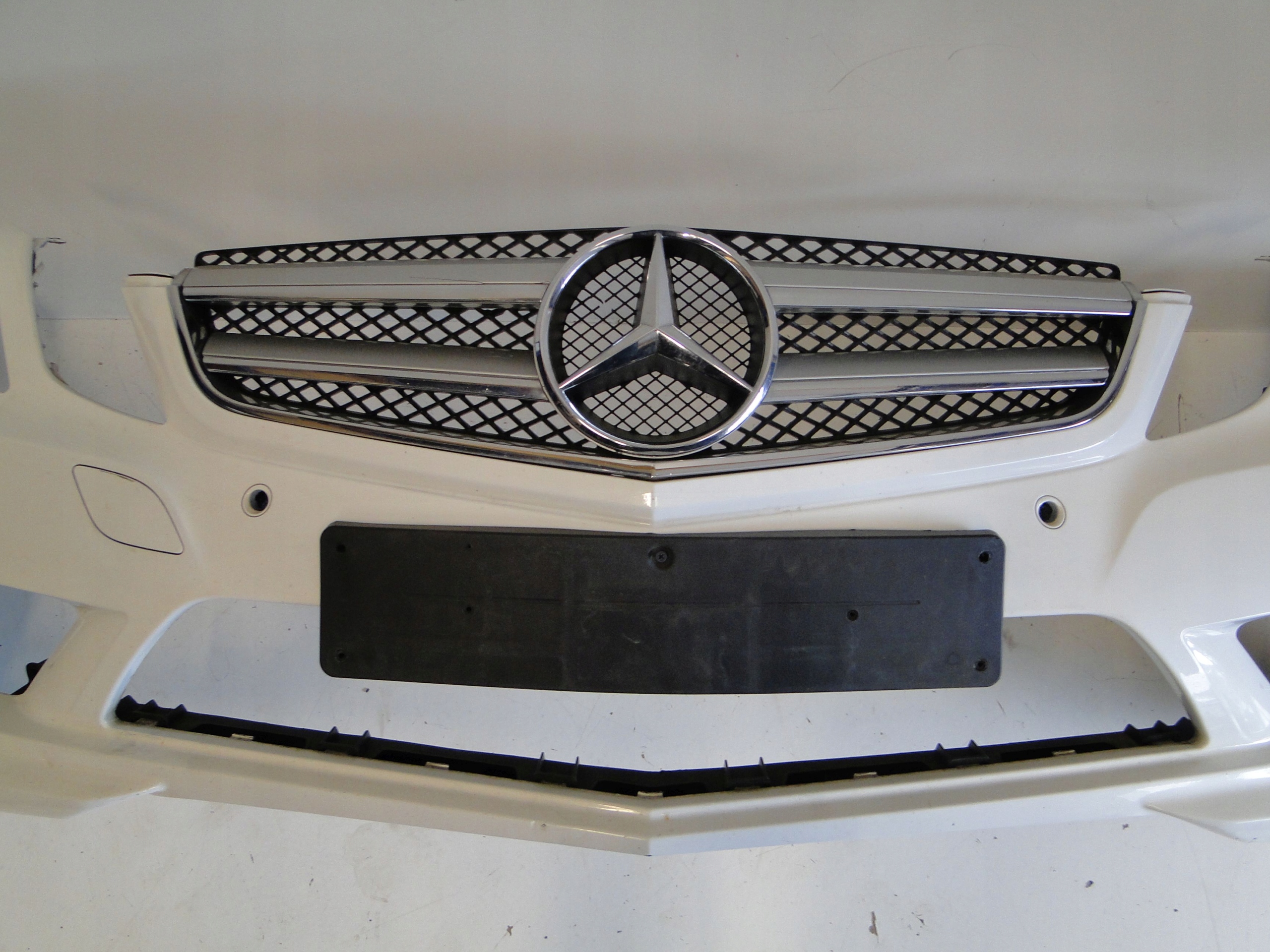 MERCEDES E C207 A207 207 PRZED LIFTEM GRILL ATRAPA AMG BEZ RADARU W207 Producent części Mercedes-Benz OE