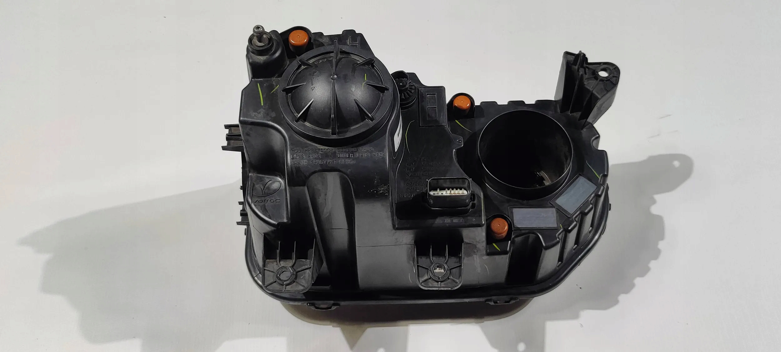 light front front left Dodge Challenger 2015