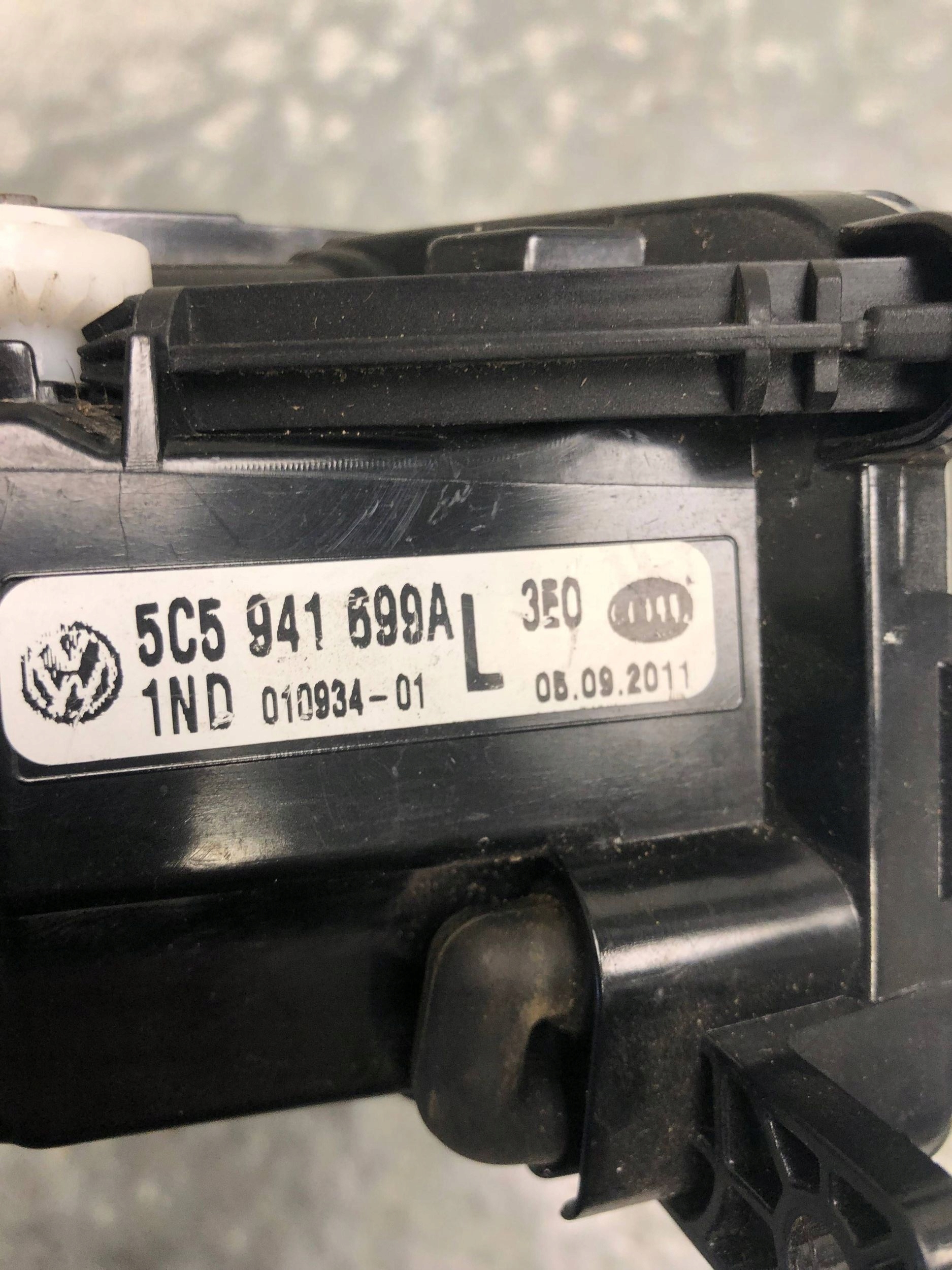 fog light left front VW NEW BEETLE 5C5941699A