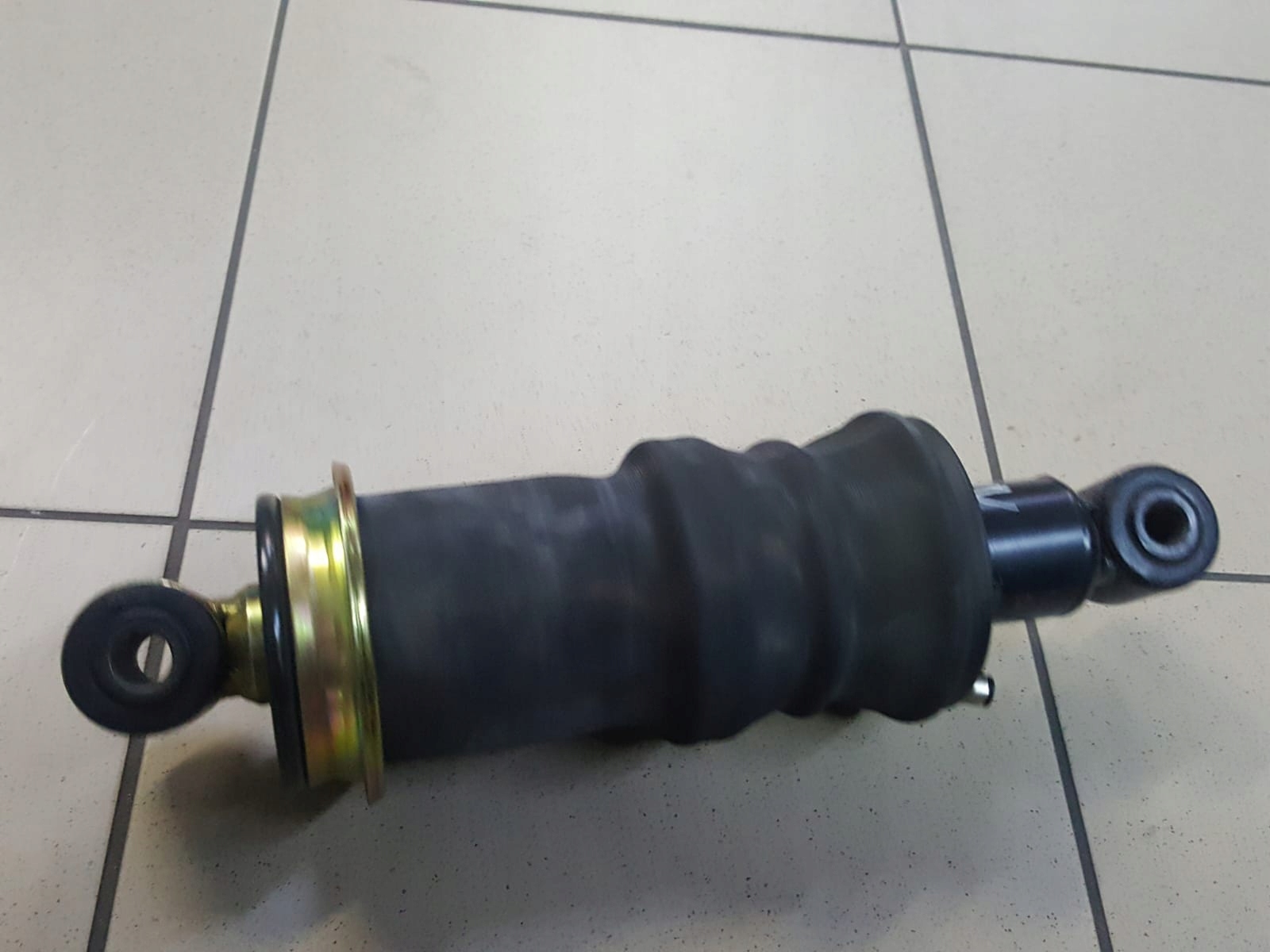 SABO AMORTYZATOR KABINY TYŁ MERCEDES ACTROS 895205 Producent części Sabo