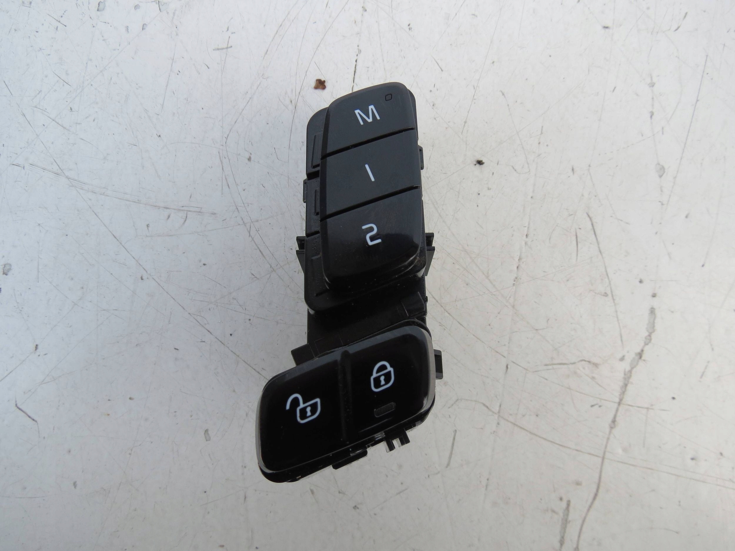 button left front VOLVO S90 II 2.0 D 190KM 2016-2021R 31433417
