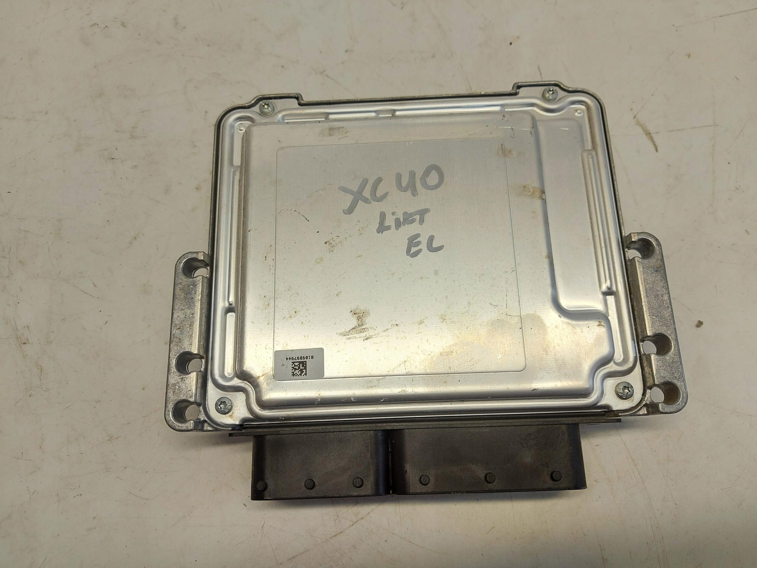 VOLVO XC40 LIFT control unit computer of the engine ECU 32349194