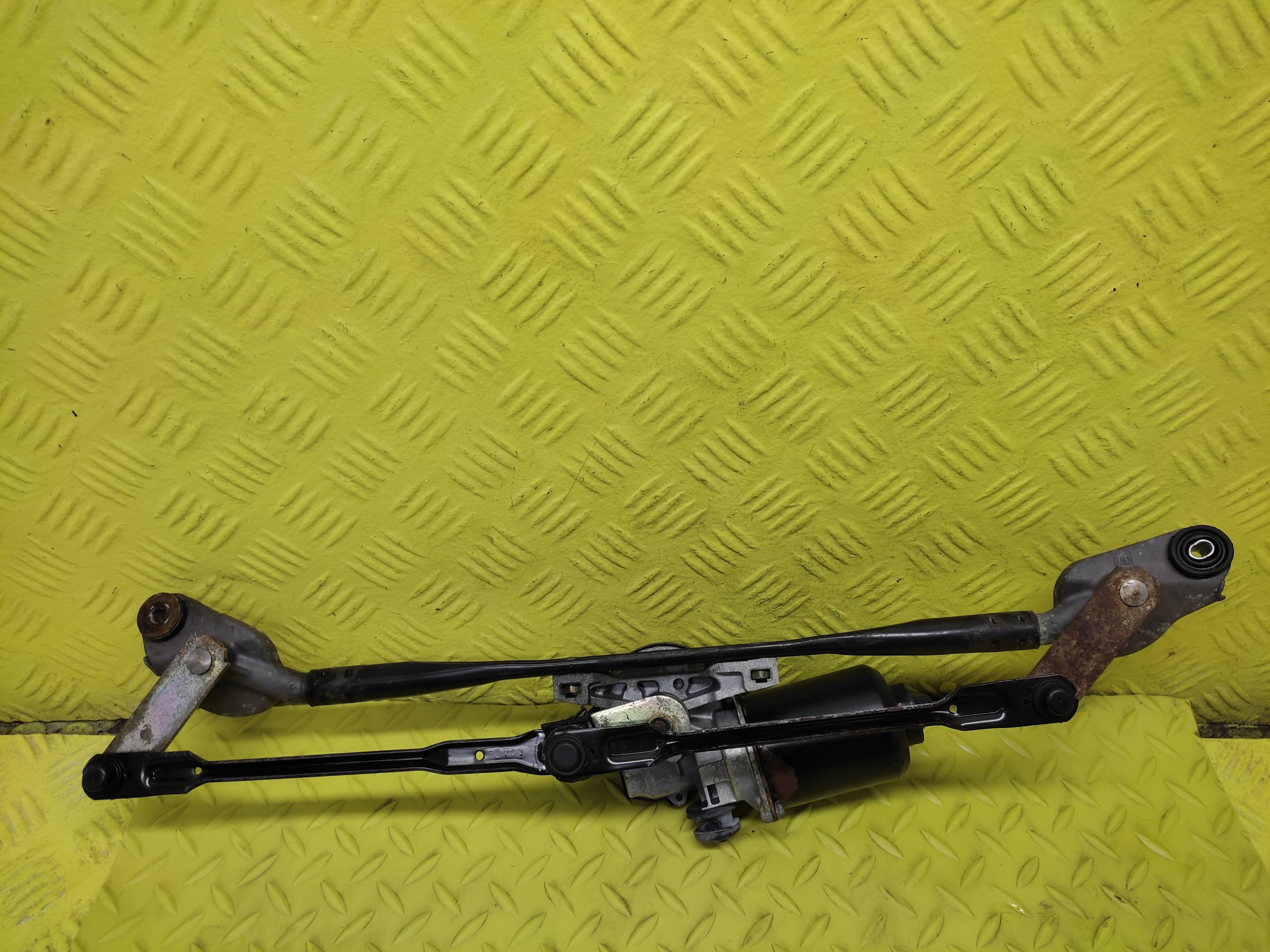 KIA CERATO wiper mechanism front 981102F000