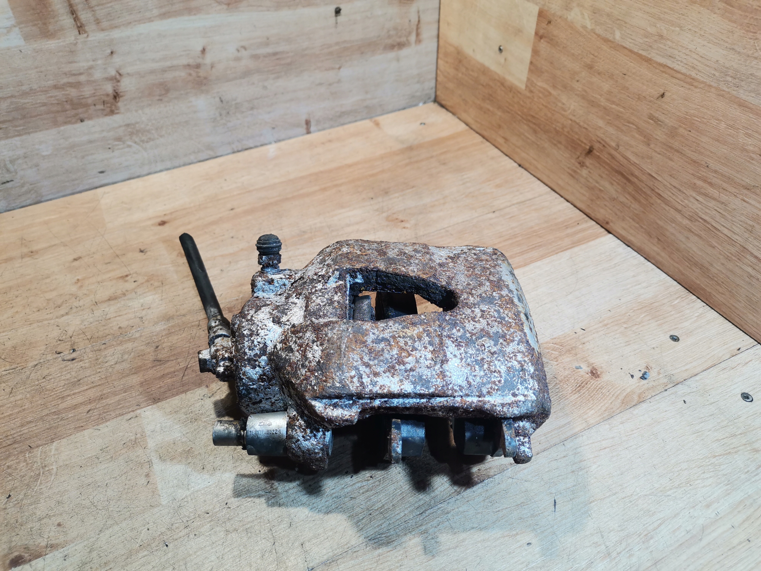 caliper brake left front VW GOLF IV