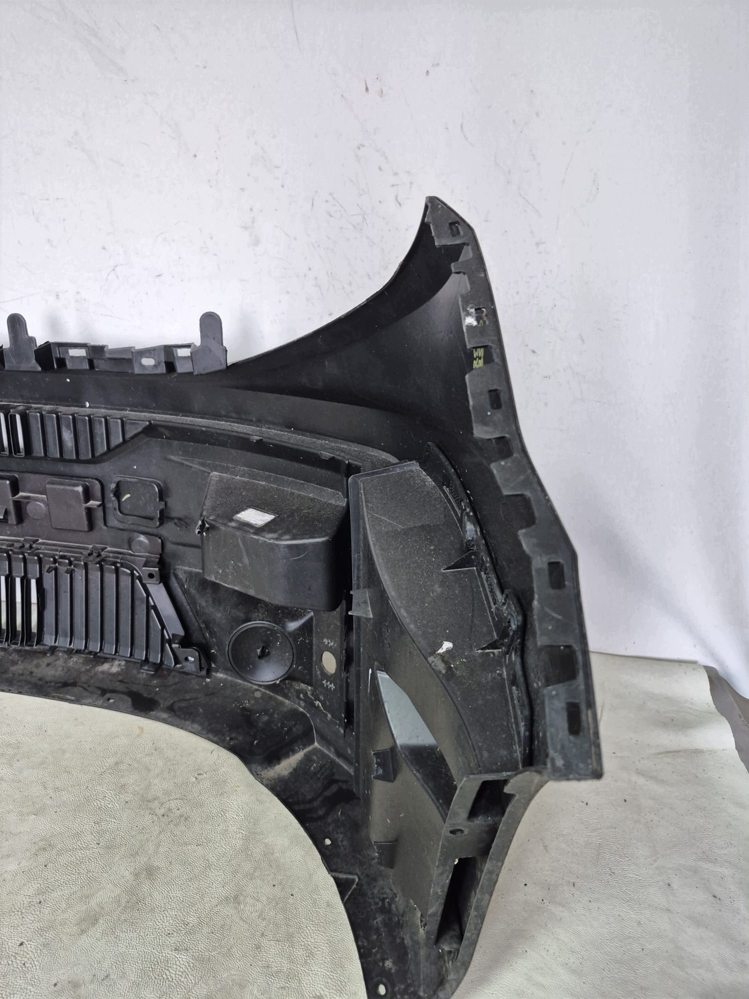 RENAULT MASTER V 5 24- bumper front front PDC 622541366R